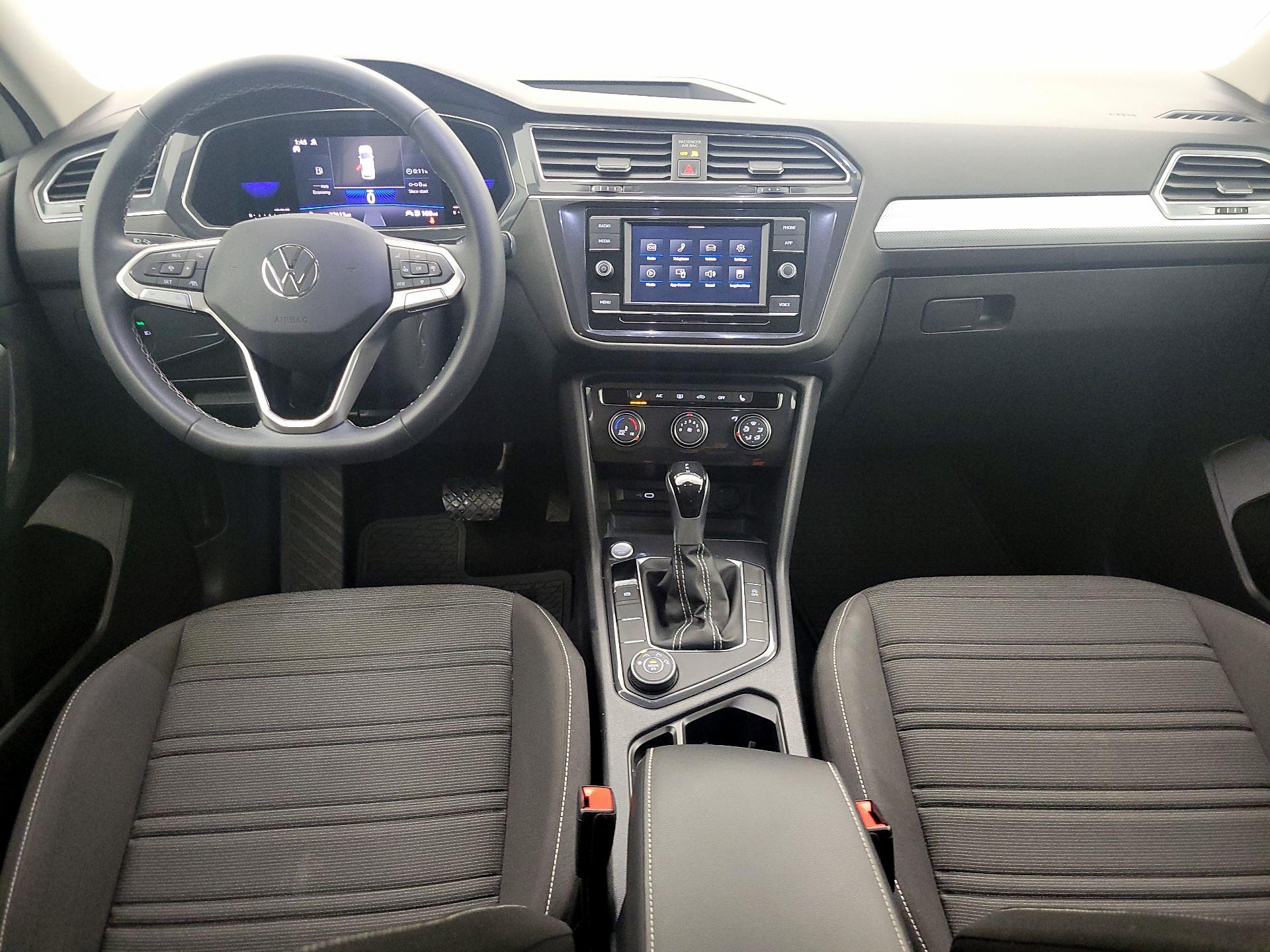 Thumbnail: 2022 Volkswagen Tiguan - 9