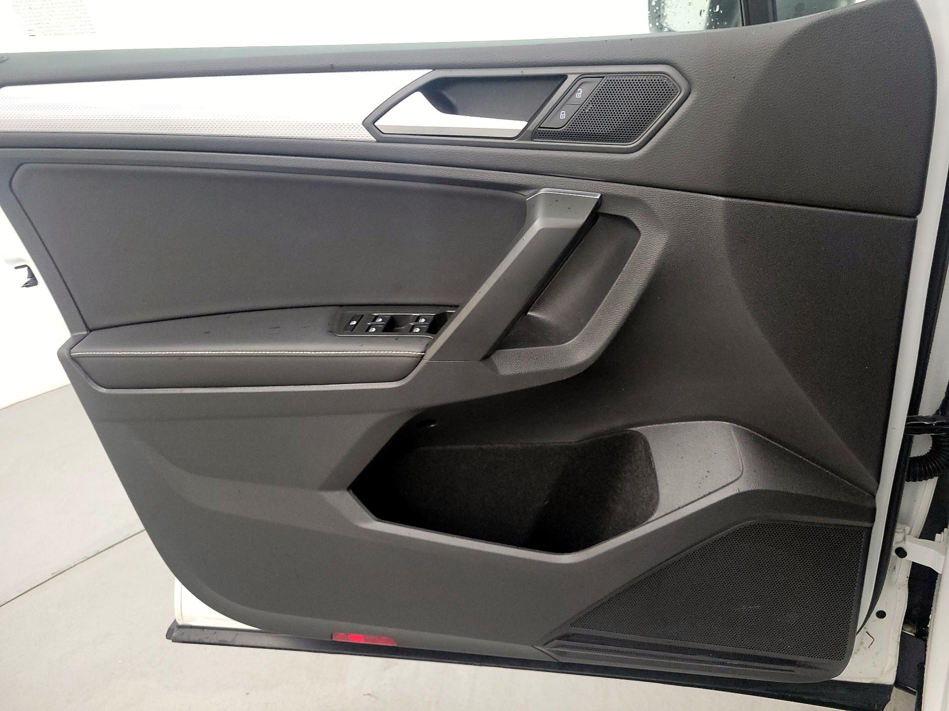 Thumbnail: 2022 Volkswagen Tiguan - 12