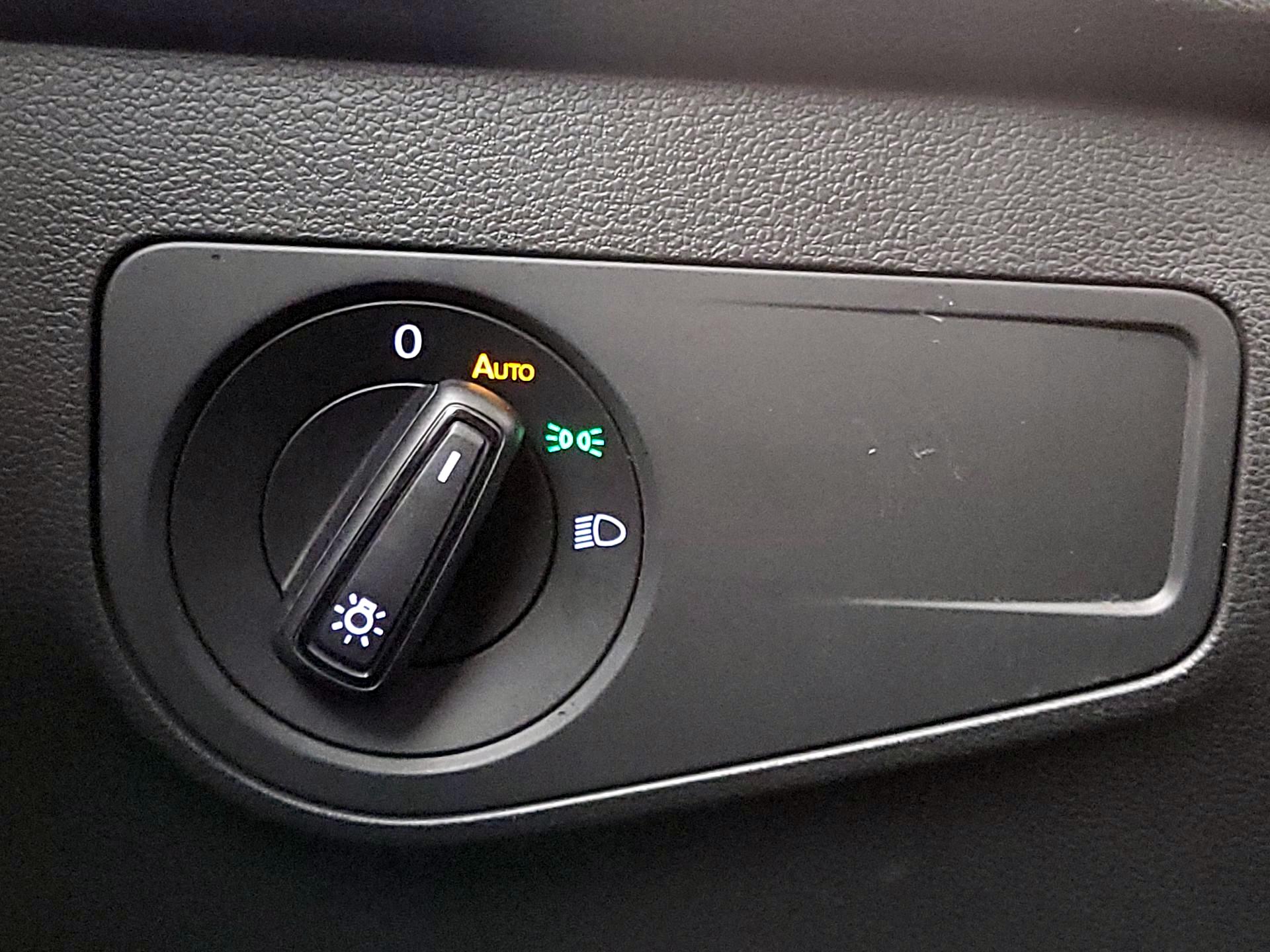 Thumbnail: 2022 Volkswagen Tiguan - 13