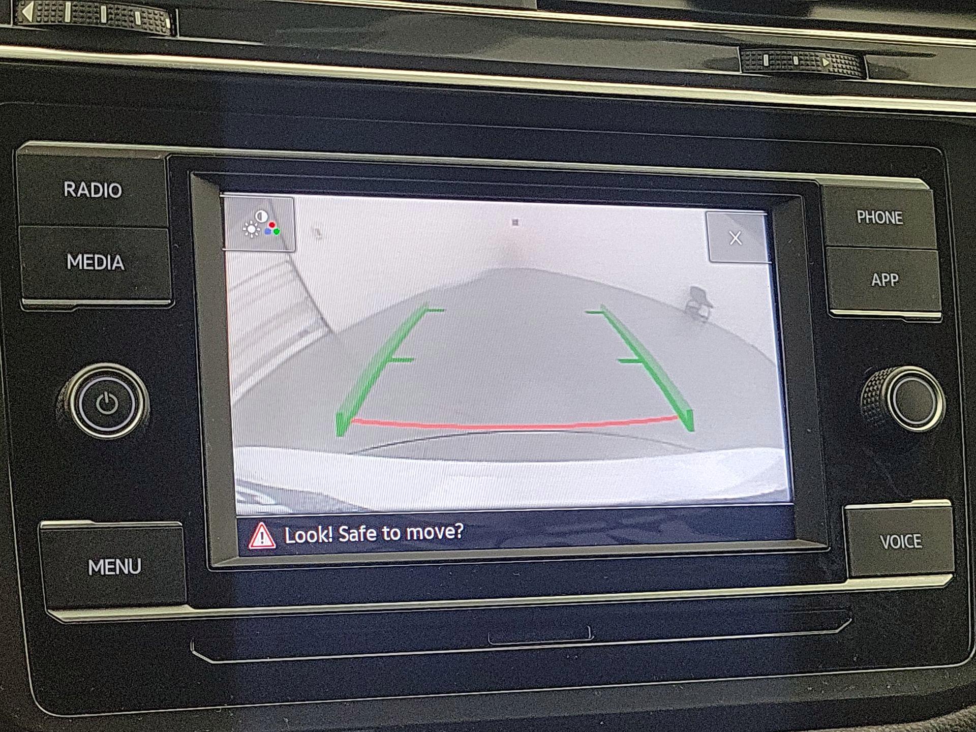 Thumbnail: 2022 Volkswagen Tiguan - 14