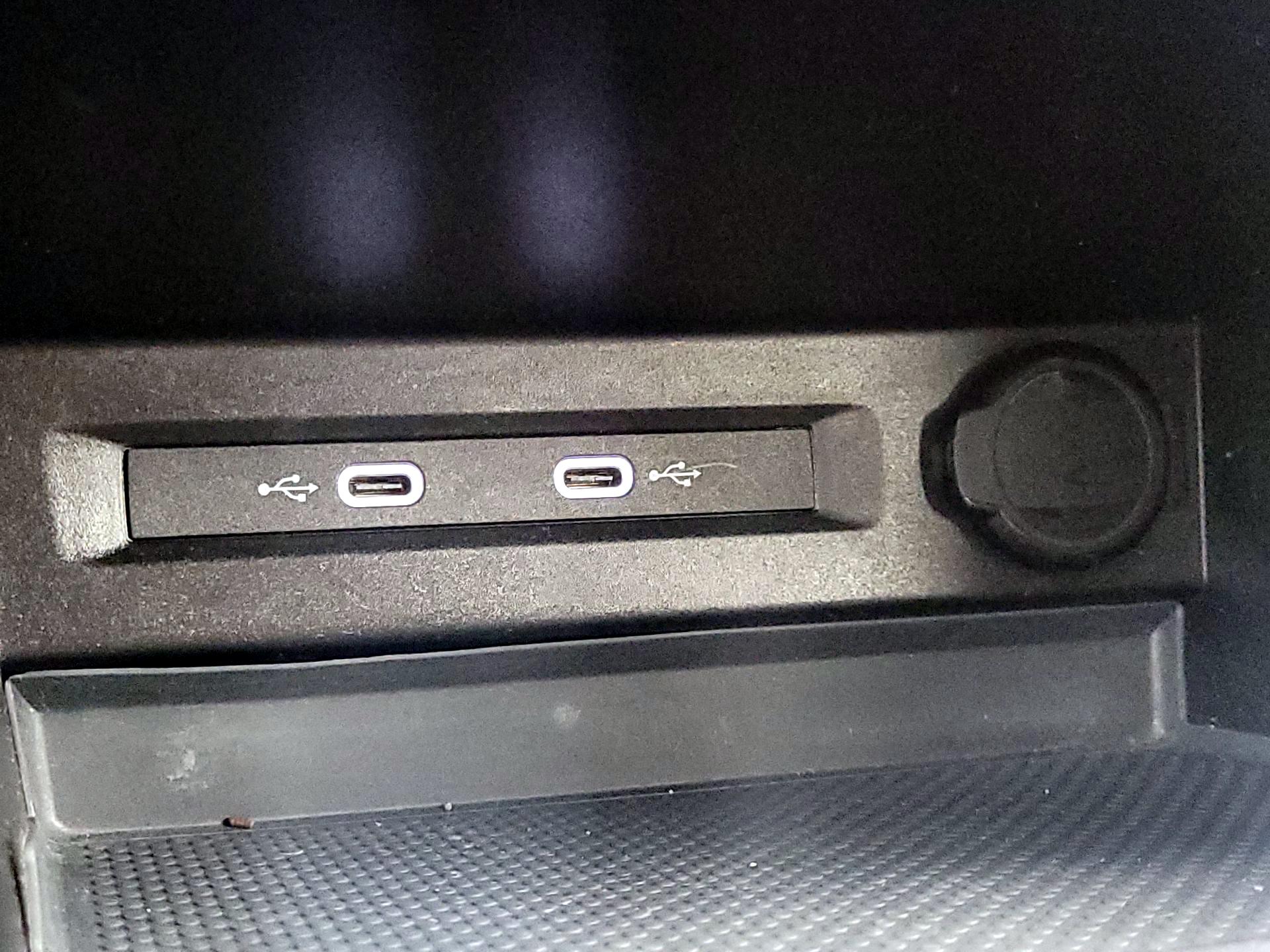 Thumbnail: 2022 Volkswagen Tiguan - 18