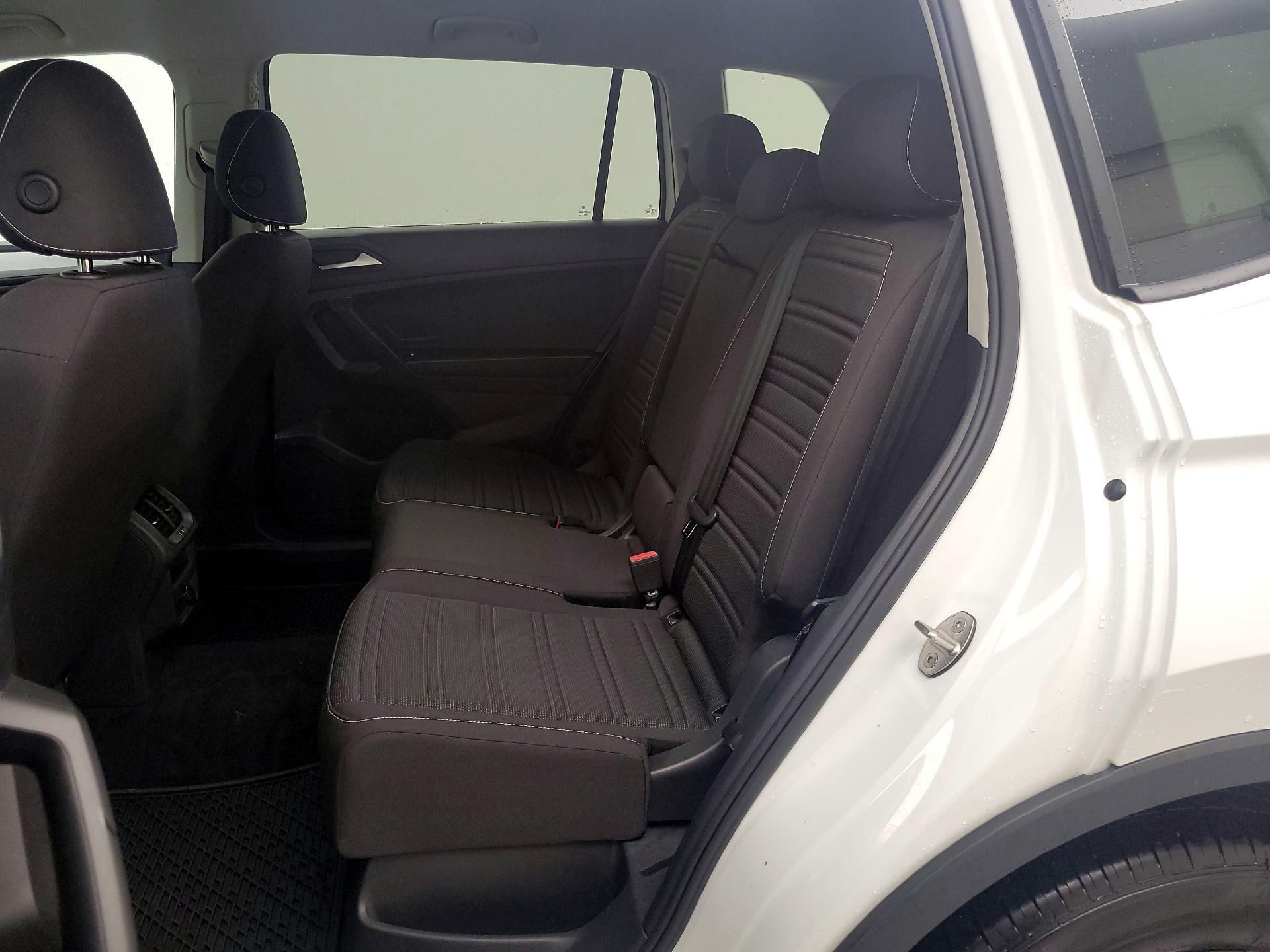 Thumbnail: 2022 Volkswagen Tiguan - 19