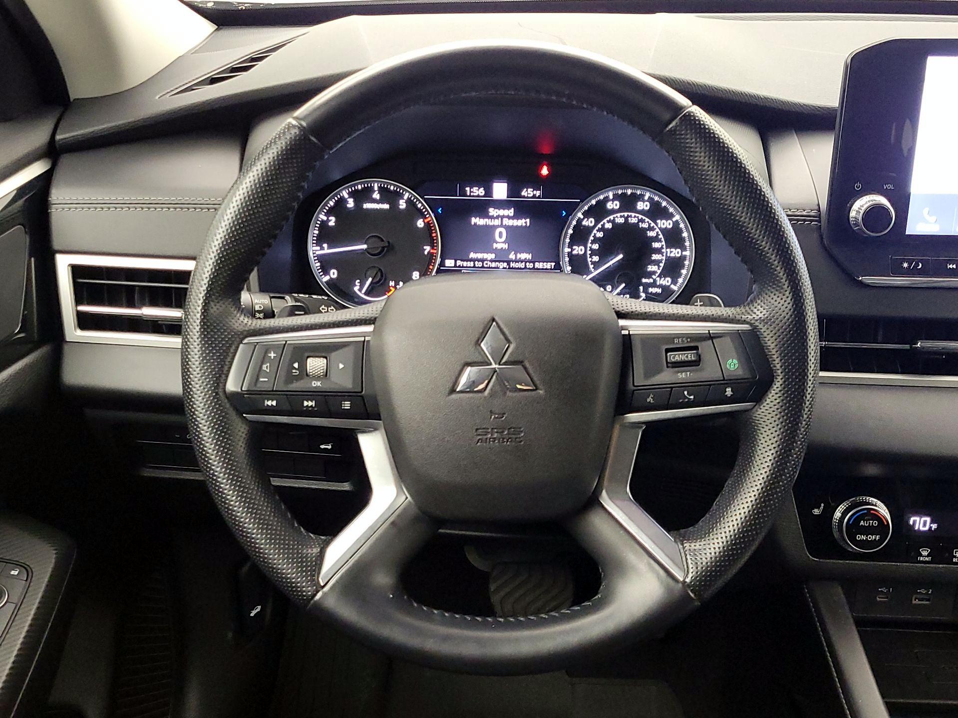 Thumbnail: 2022 Mitsubishi Outlander - 10