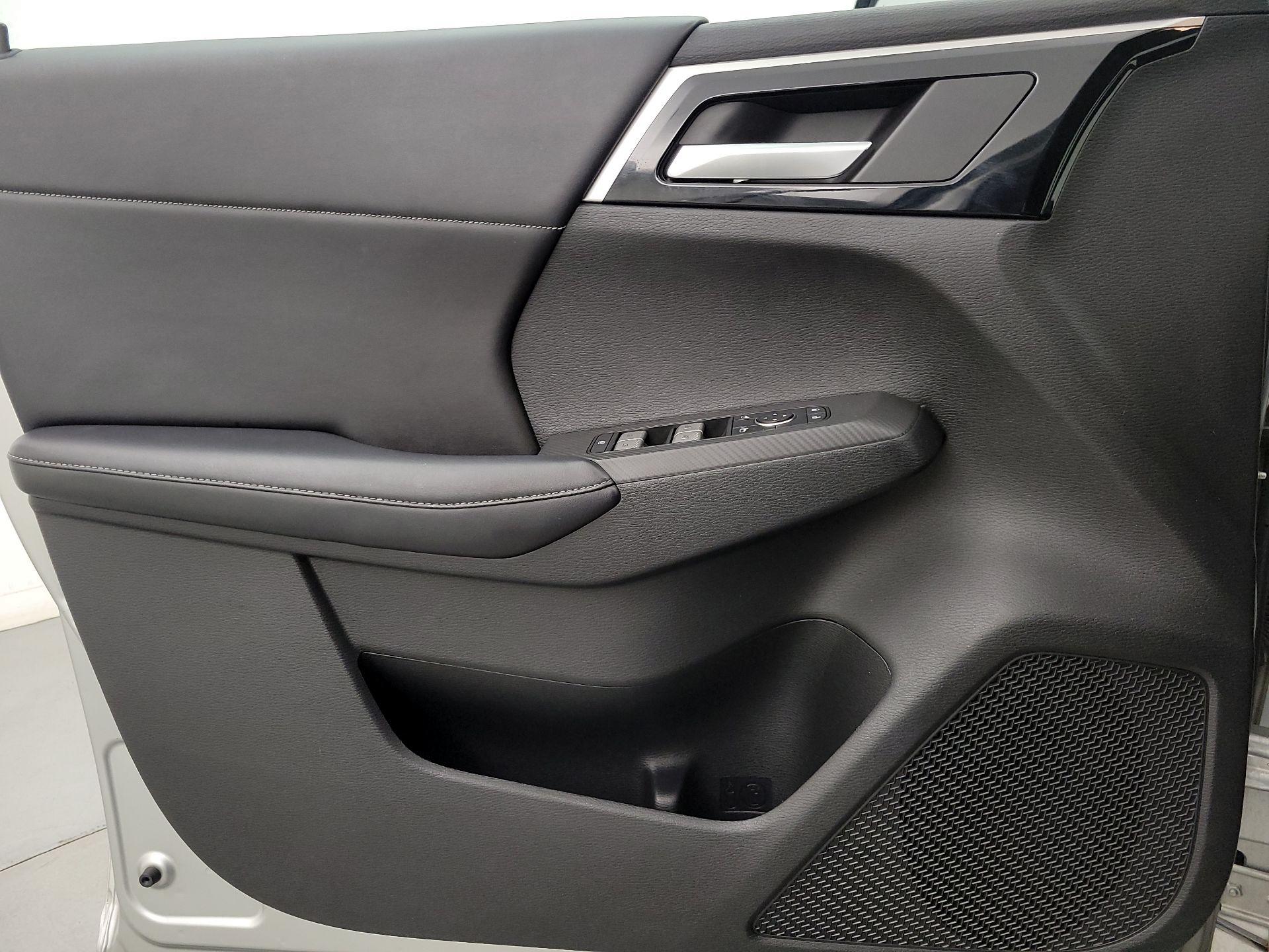 Thumbnail: 2022 Mitsubishi Outlander - 12