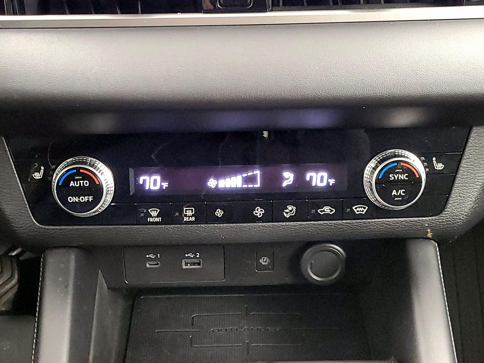 Thumbnail: 2022 Mitsubishi Outlander - 17