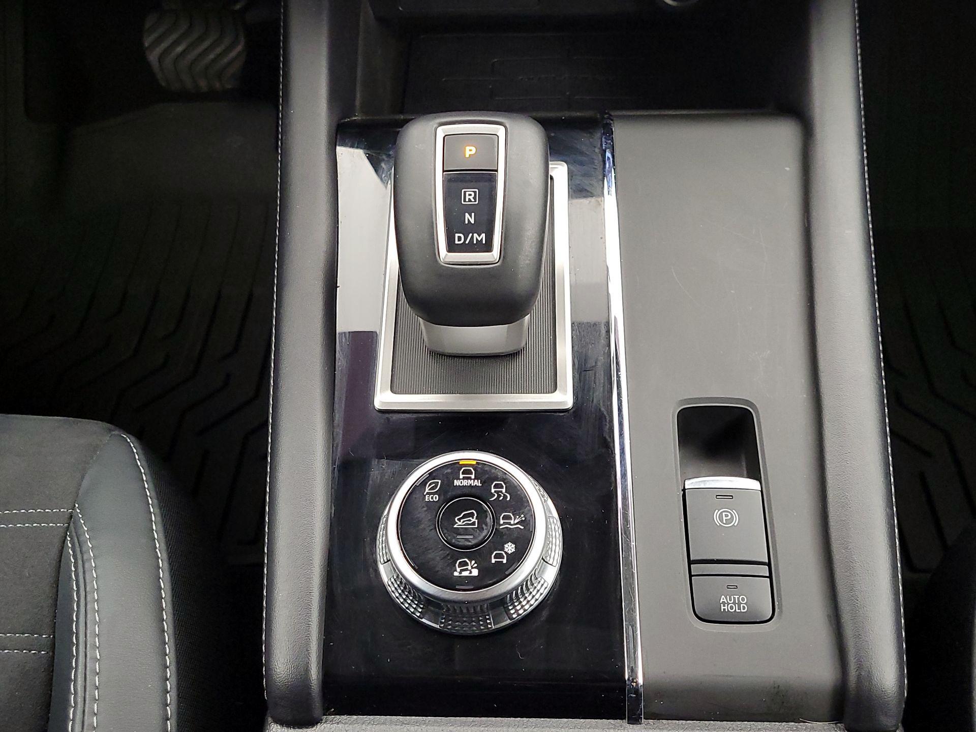 Thumbnail: 2022 Mitsubishi Outlander - 18