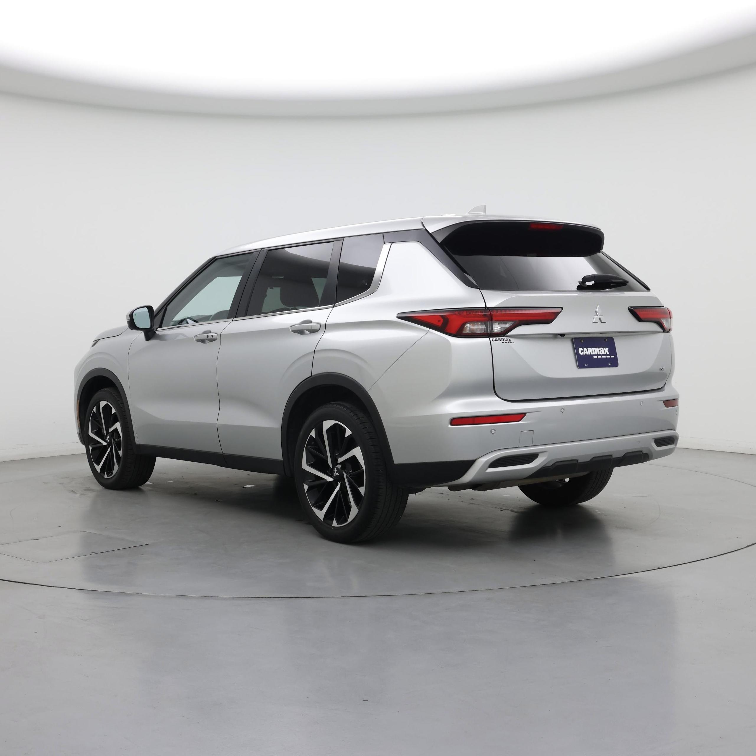 Thumbnail: 2022 Mitsubishi Outlander - 2