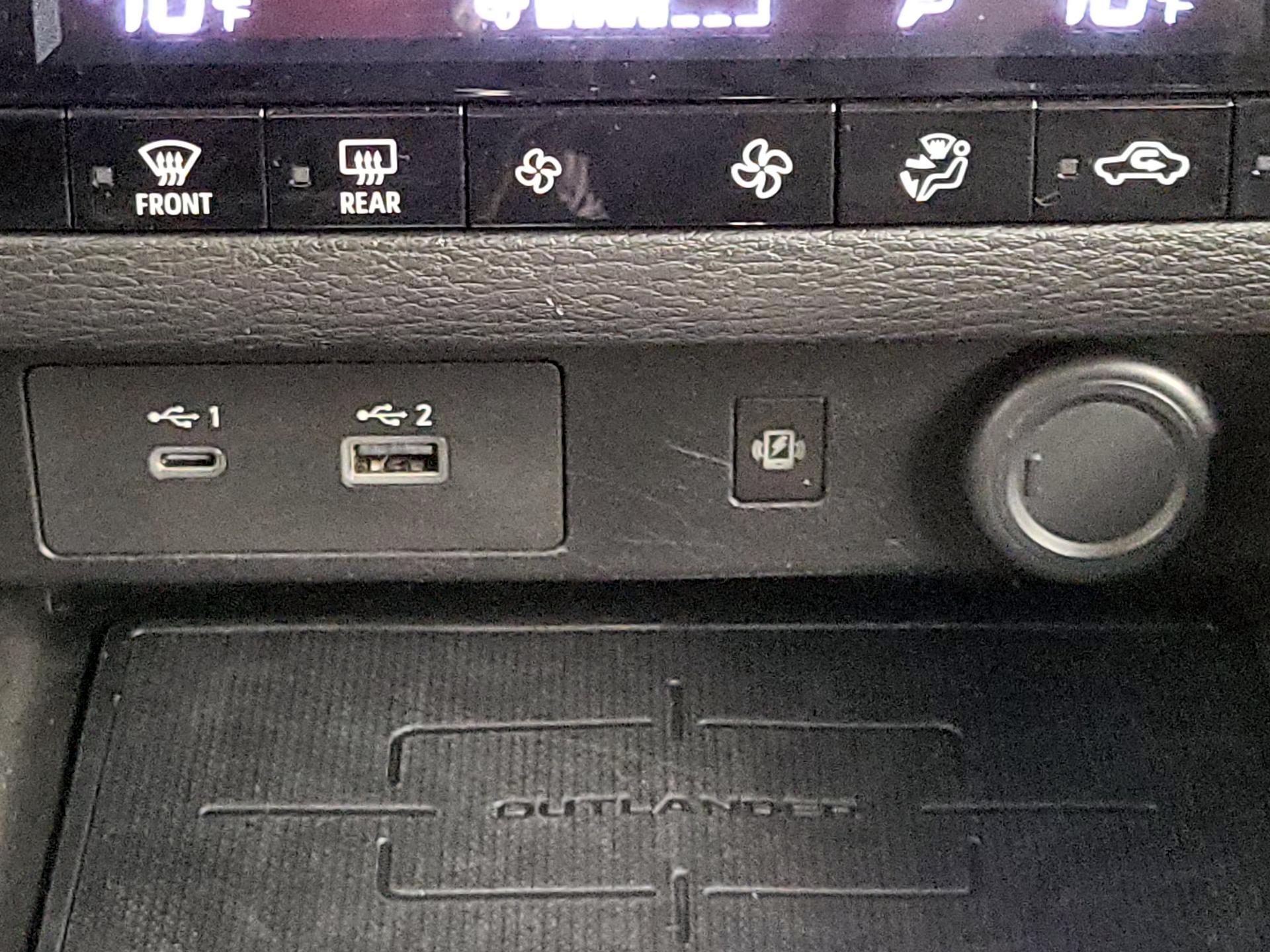 Thumbnail: 2022 Mitsubishi Outlander - 19