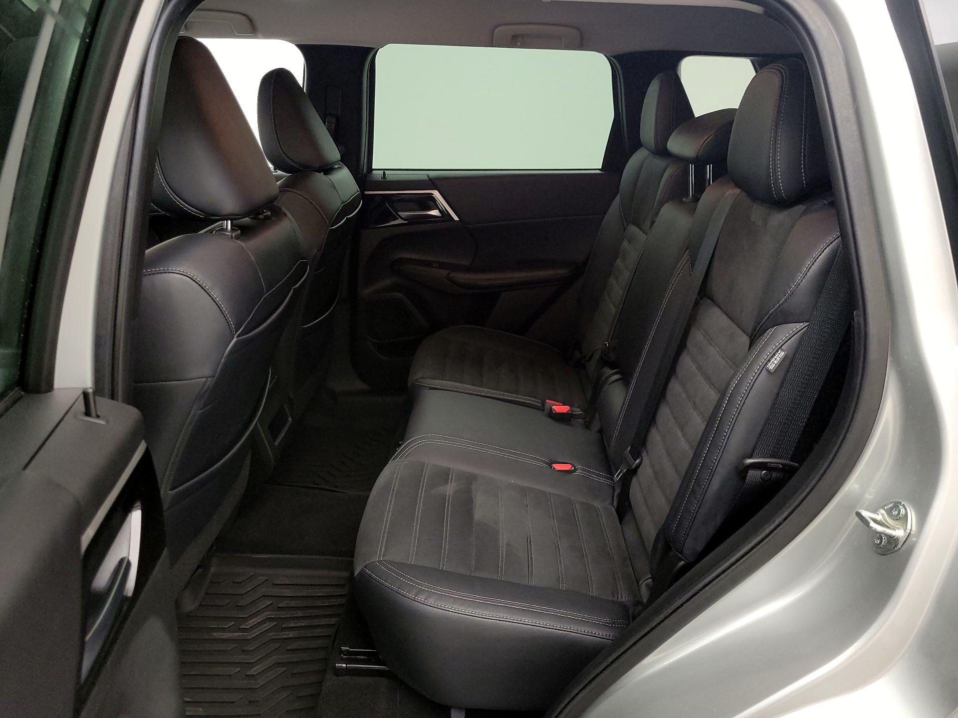 Thumbnail: 2022 Mitsubishi Outlander - 20