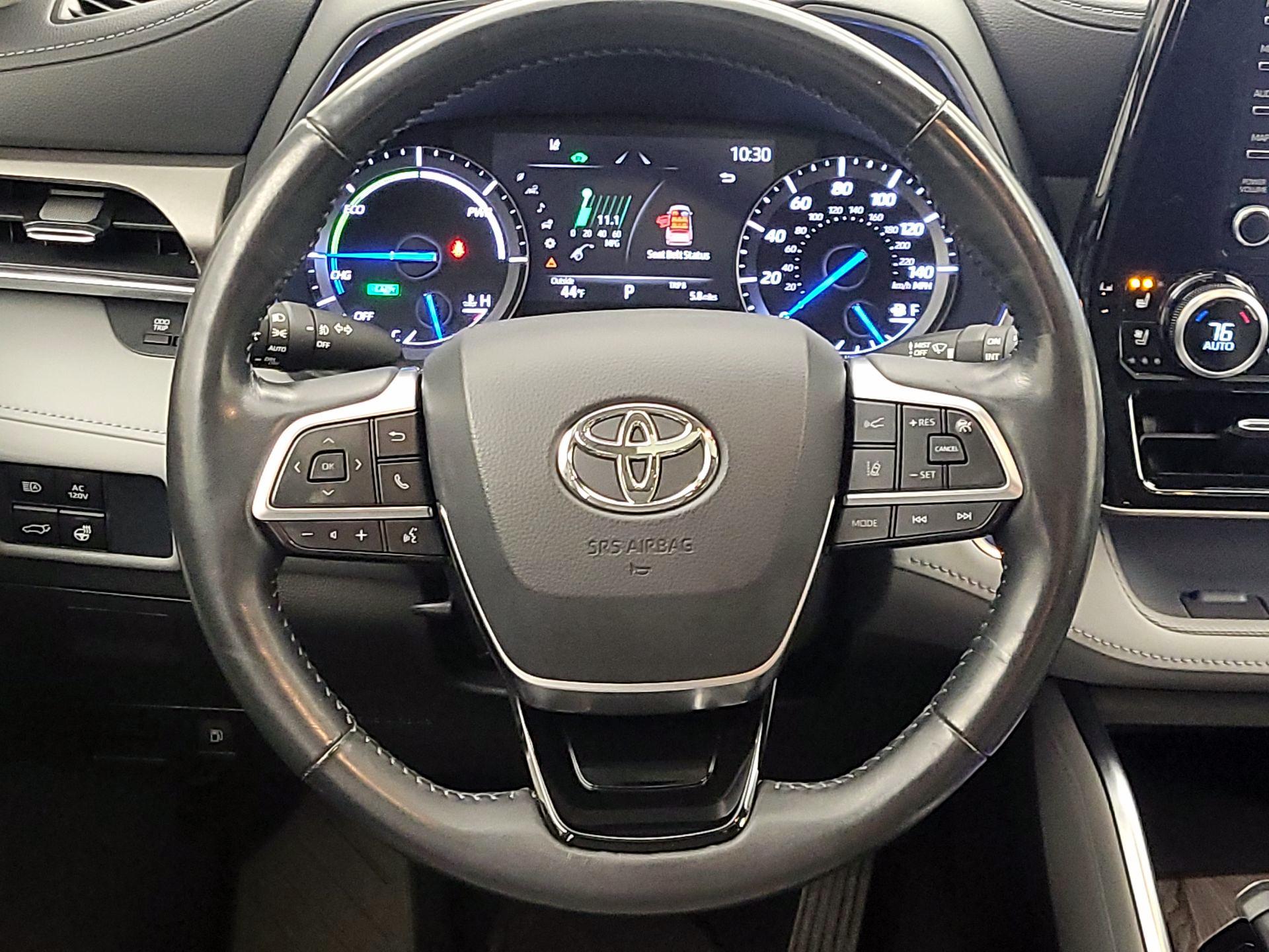 Thumbnail: 2021 Toyota Highlander - 10