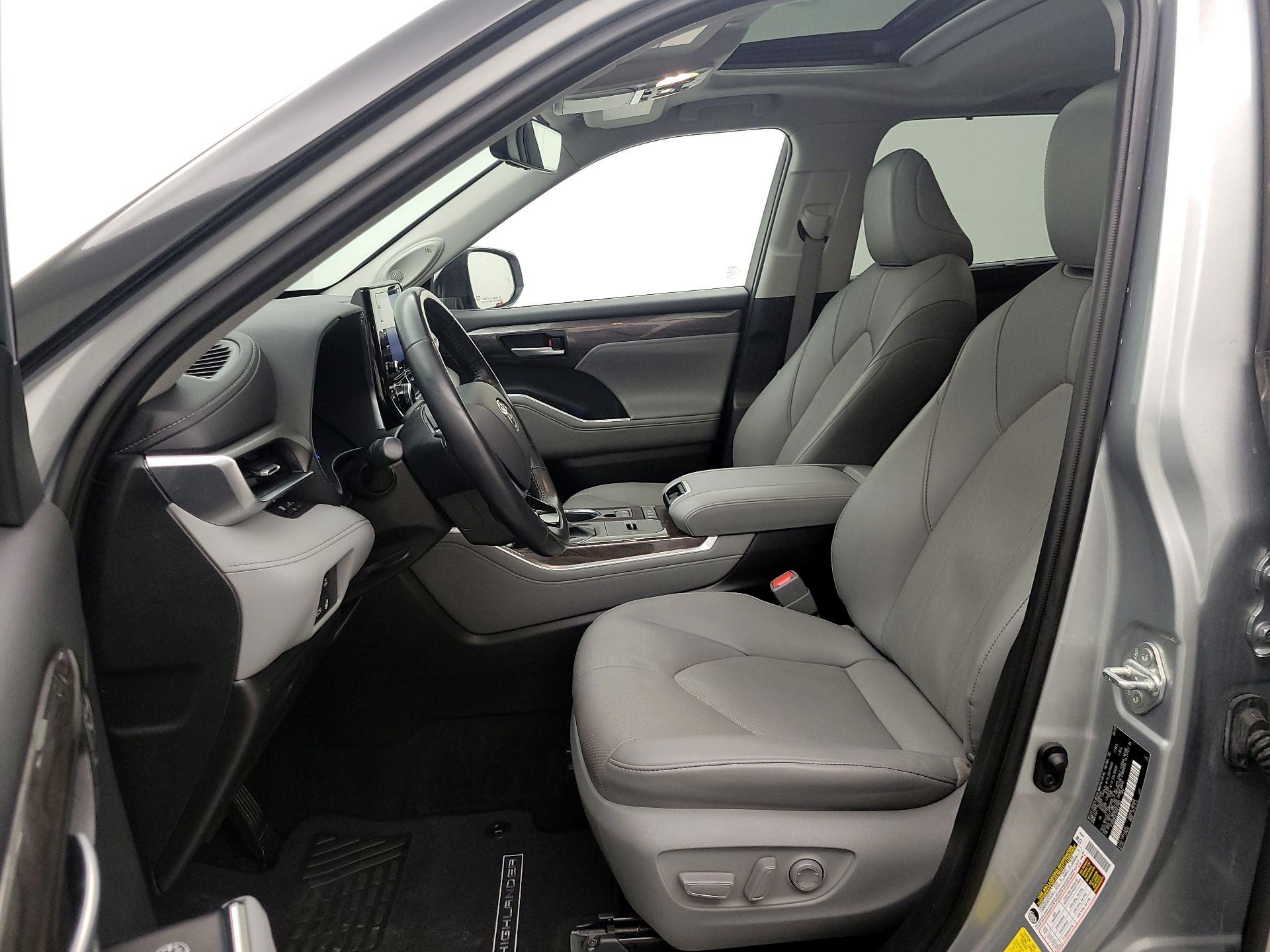 Thumbnail: 2021 Toyota Highlander - 11