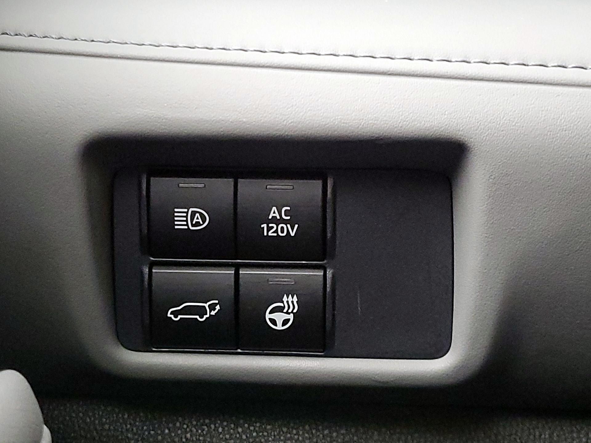 Thumbnail: 2021 Toyota Highlander - 13