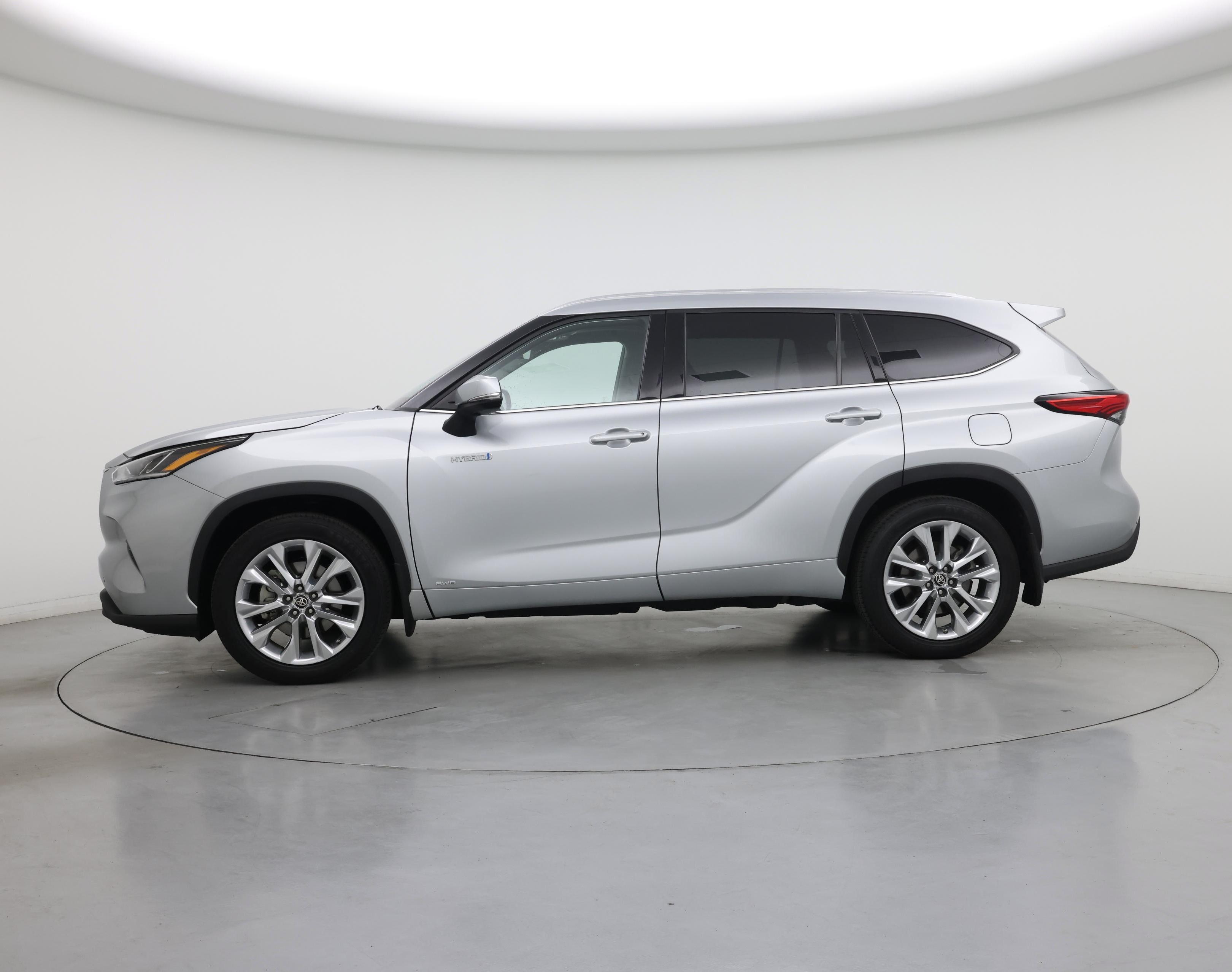 Thumbnail: 2021 Toyota Highlander - 3