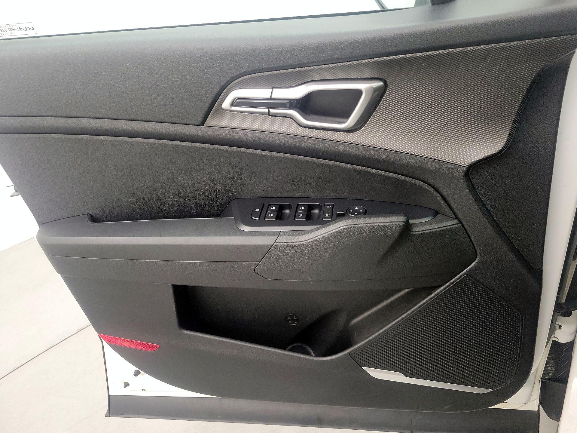 Thumbnail: 2023 Kia Sportage - 12