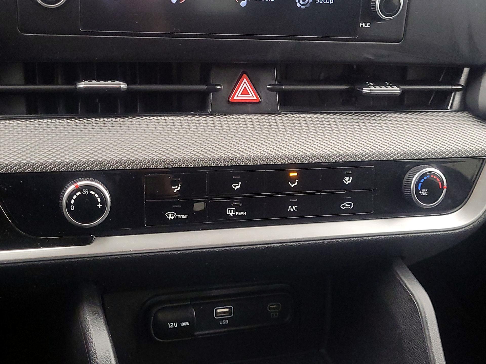 Thumbnail: 2023 Kia Sportage - 16