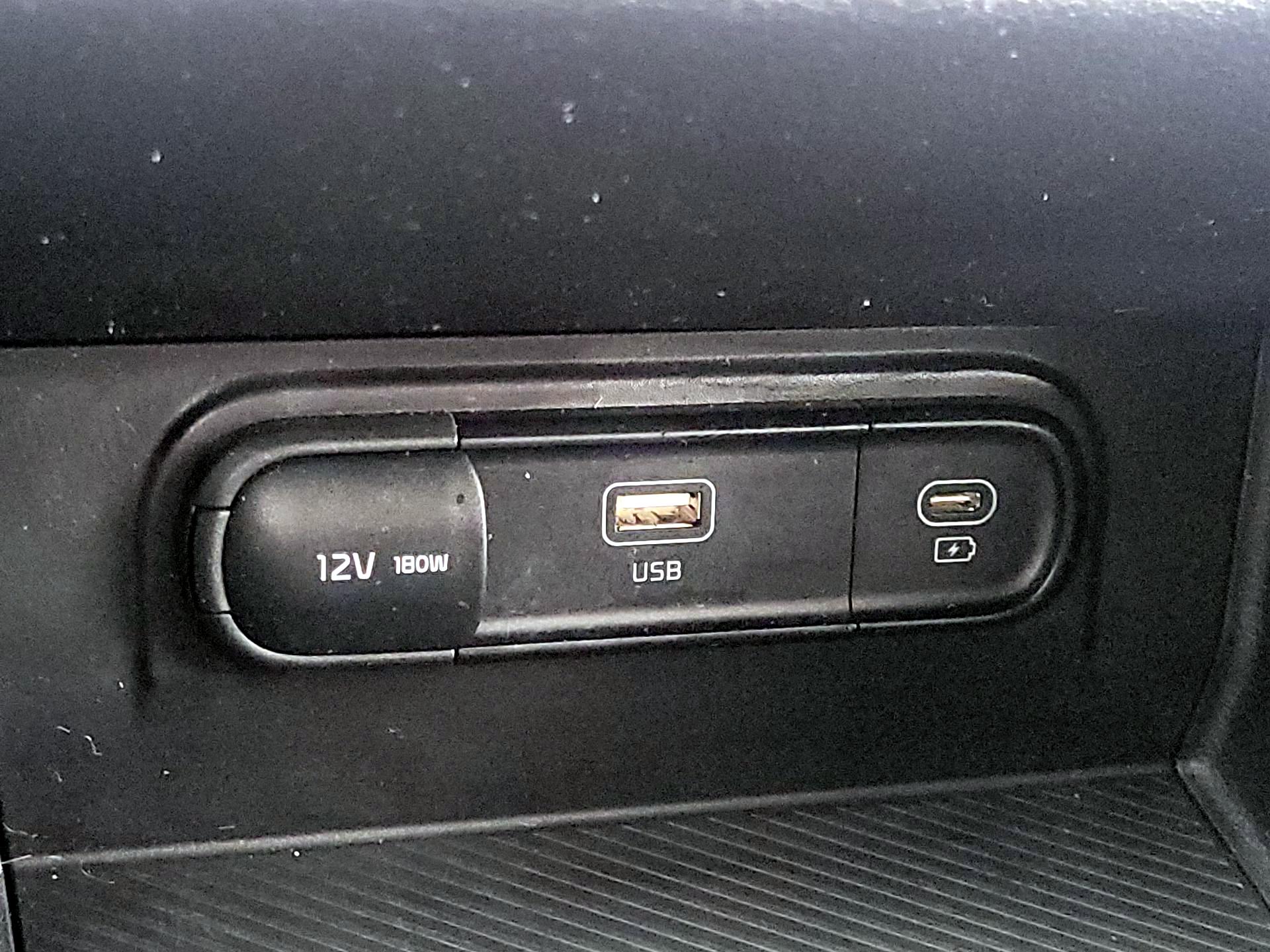 Thumbnail: 2023 Kia Sportage - 18