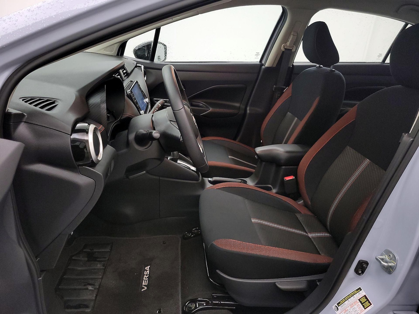 2024 Nissan Versa Sedan SR - Photo 12