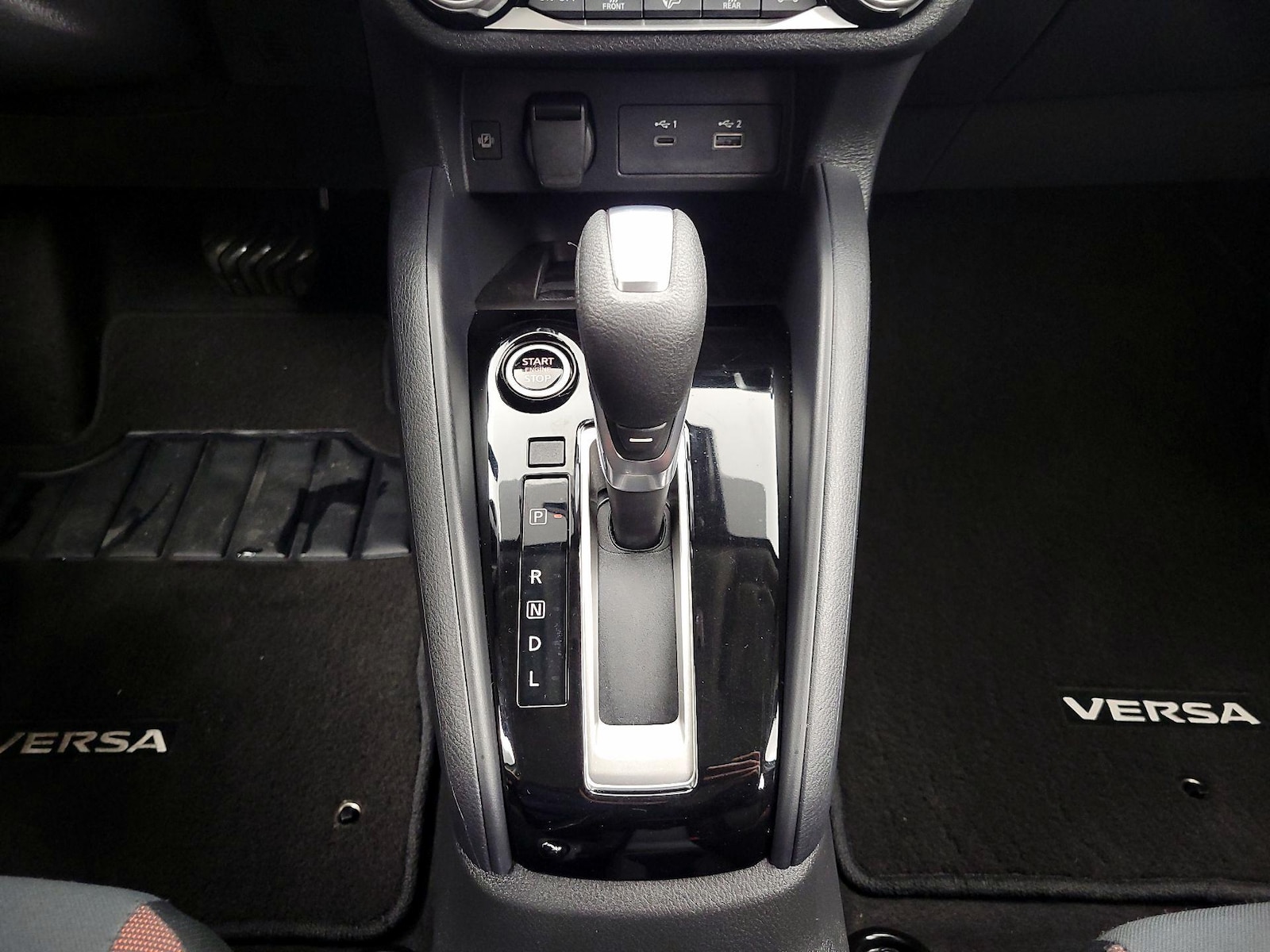 2024 Nissan Versa Sedan SR - Photo 17