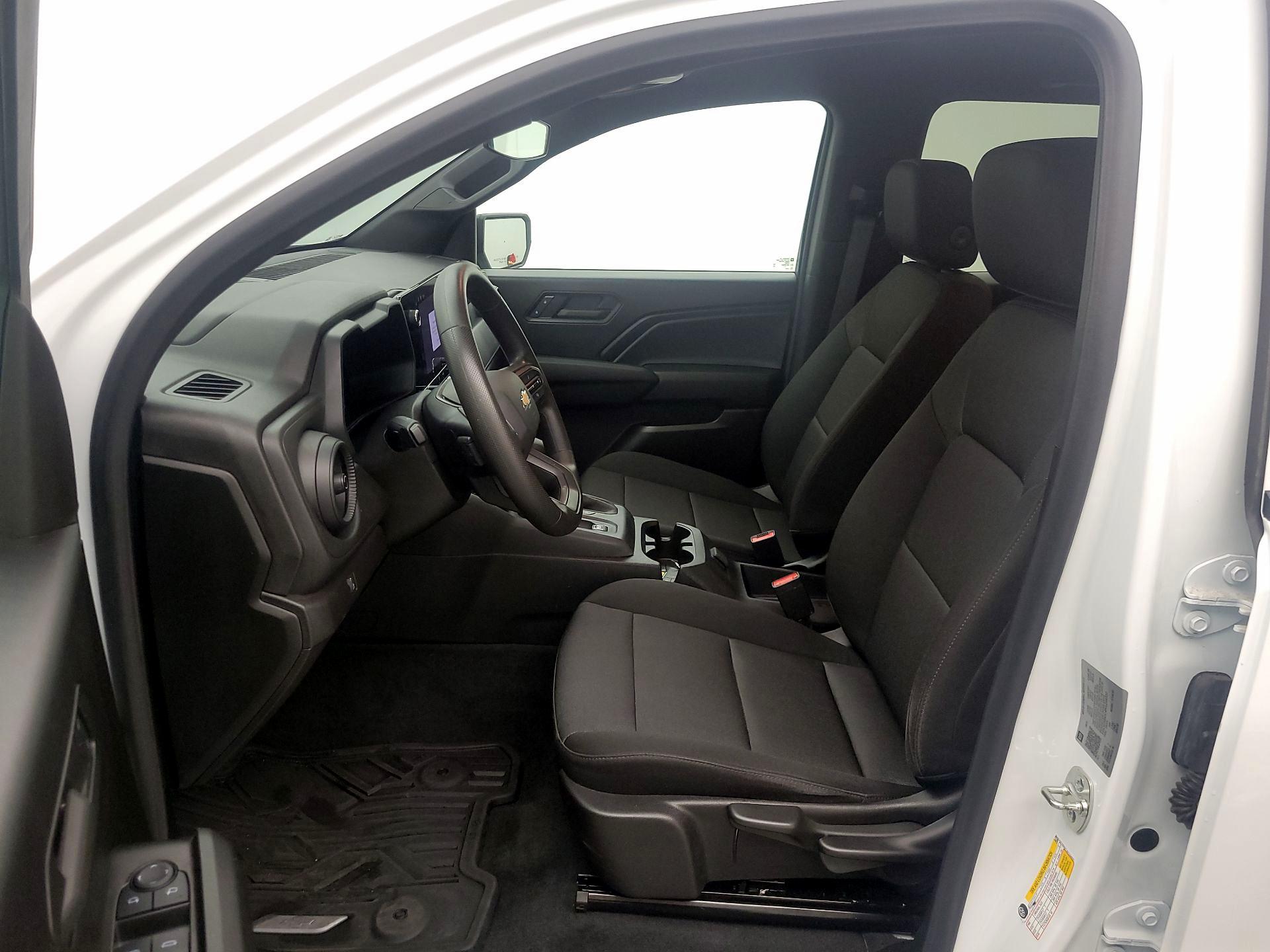 Thumbnail: 2024 Chevrolet Colorado - 11