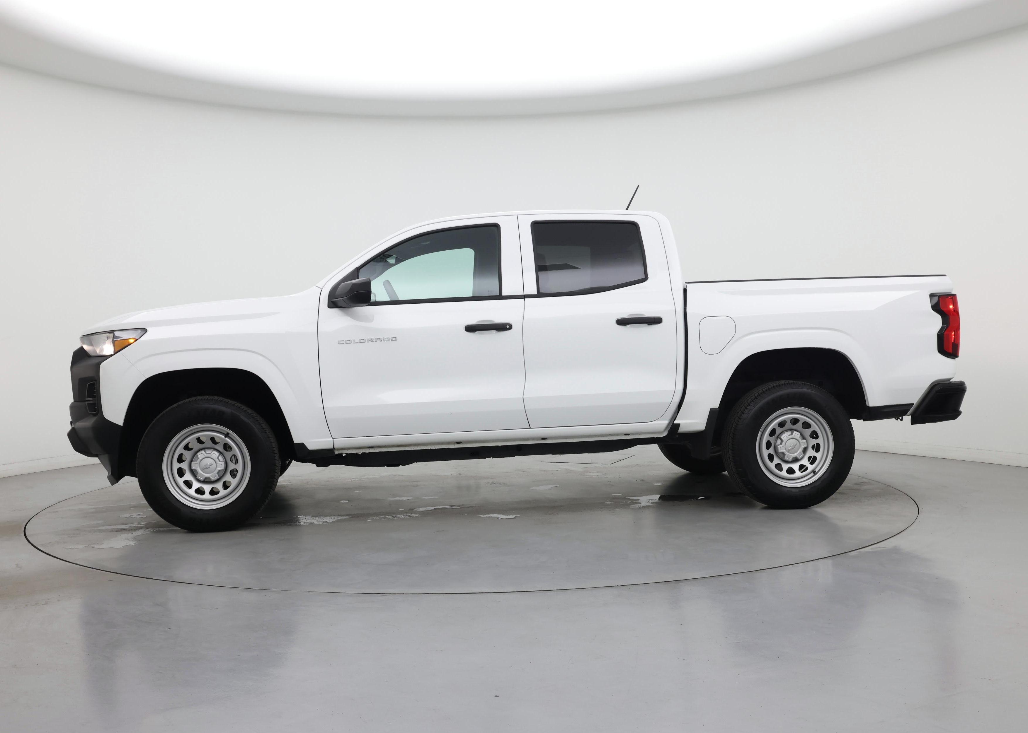 Thumbnail: 2024 Chevrolet Colorado - 3