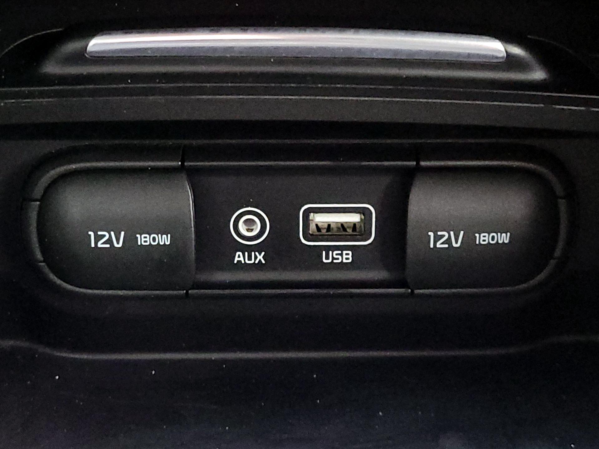 Thumbnail: 2018 Kia Optima - 18