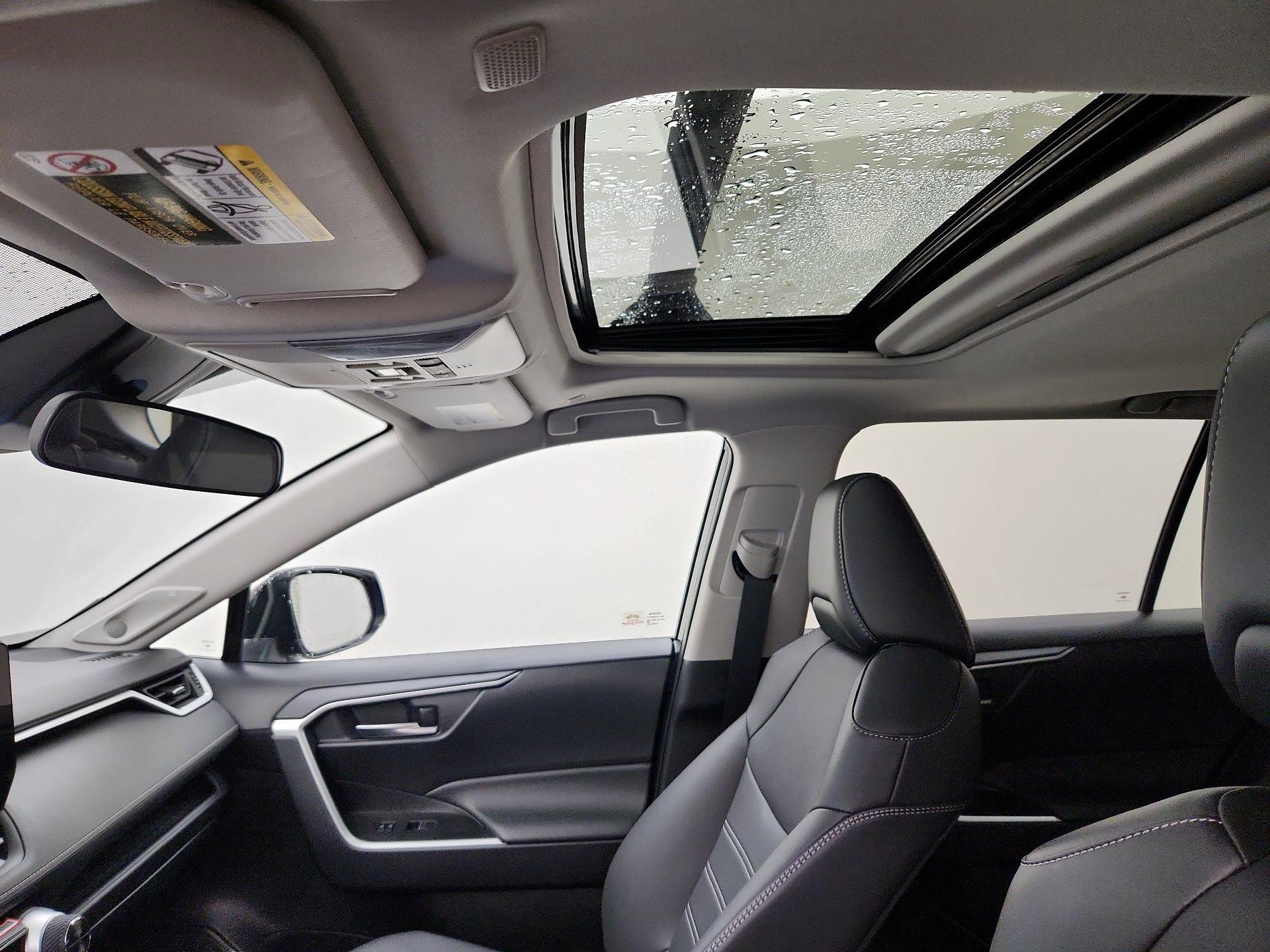 Thumbnail: 2025 Toyota RAV4 - 20