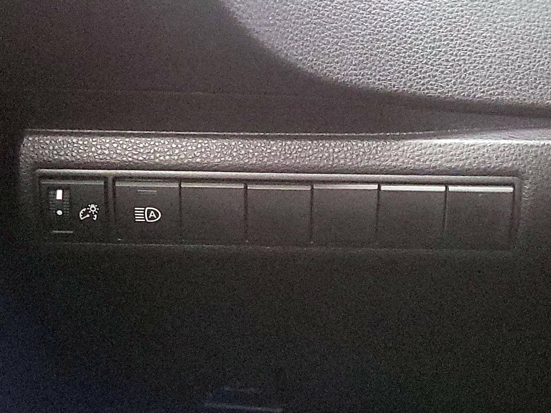 Thumbnail: 2020 Toyota Corolla - 13