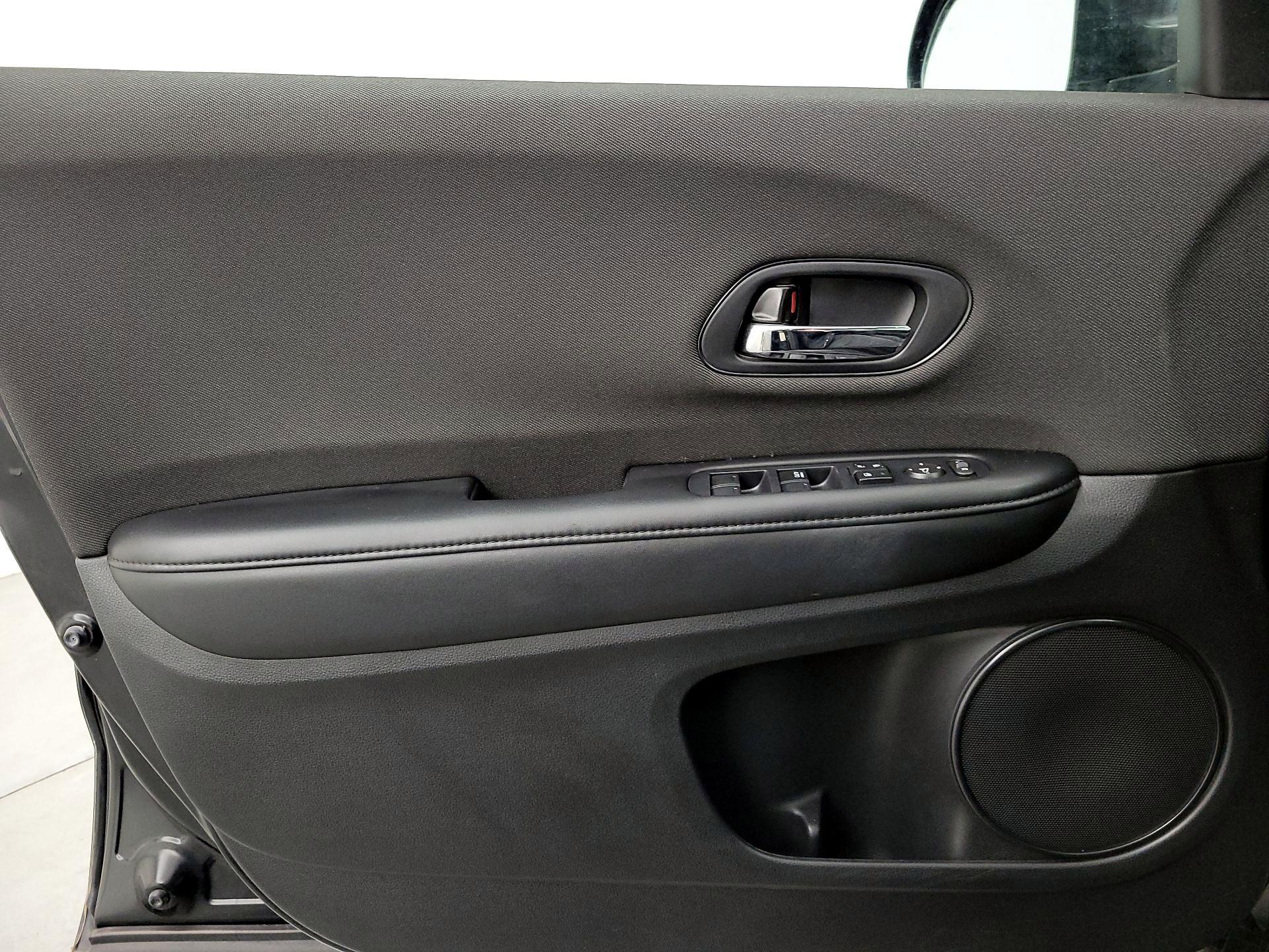 Thumbnail: 2019 Honda HR-V - 12