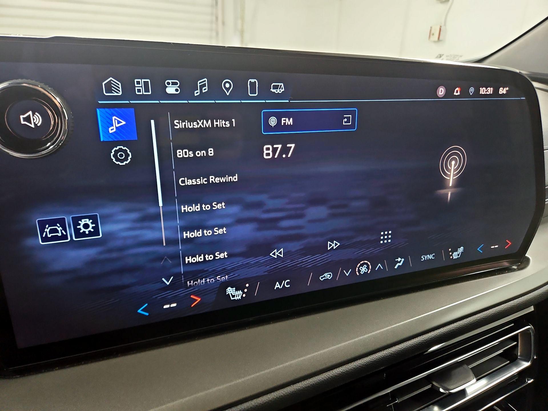 Thumbnail: 2025 Chevrolet Traverse - 15