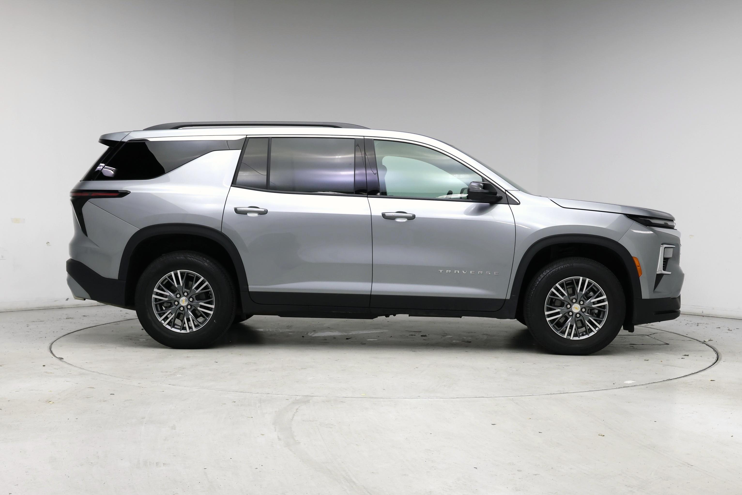 Thumbnail: 2025 Chevrolet Traverse - 7