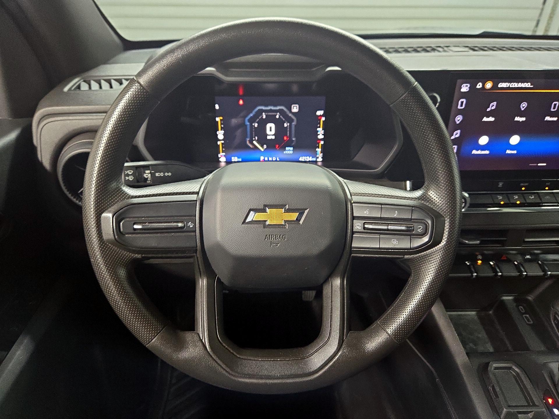 Thumbnail: 2023 Chevrolet Colorado - 10