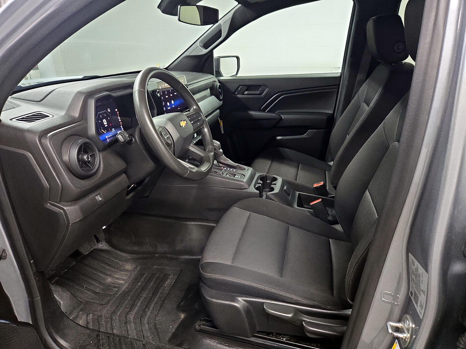 Thumbnail: 2023 Chevrolet Colorado - 11