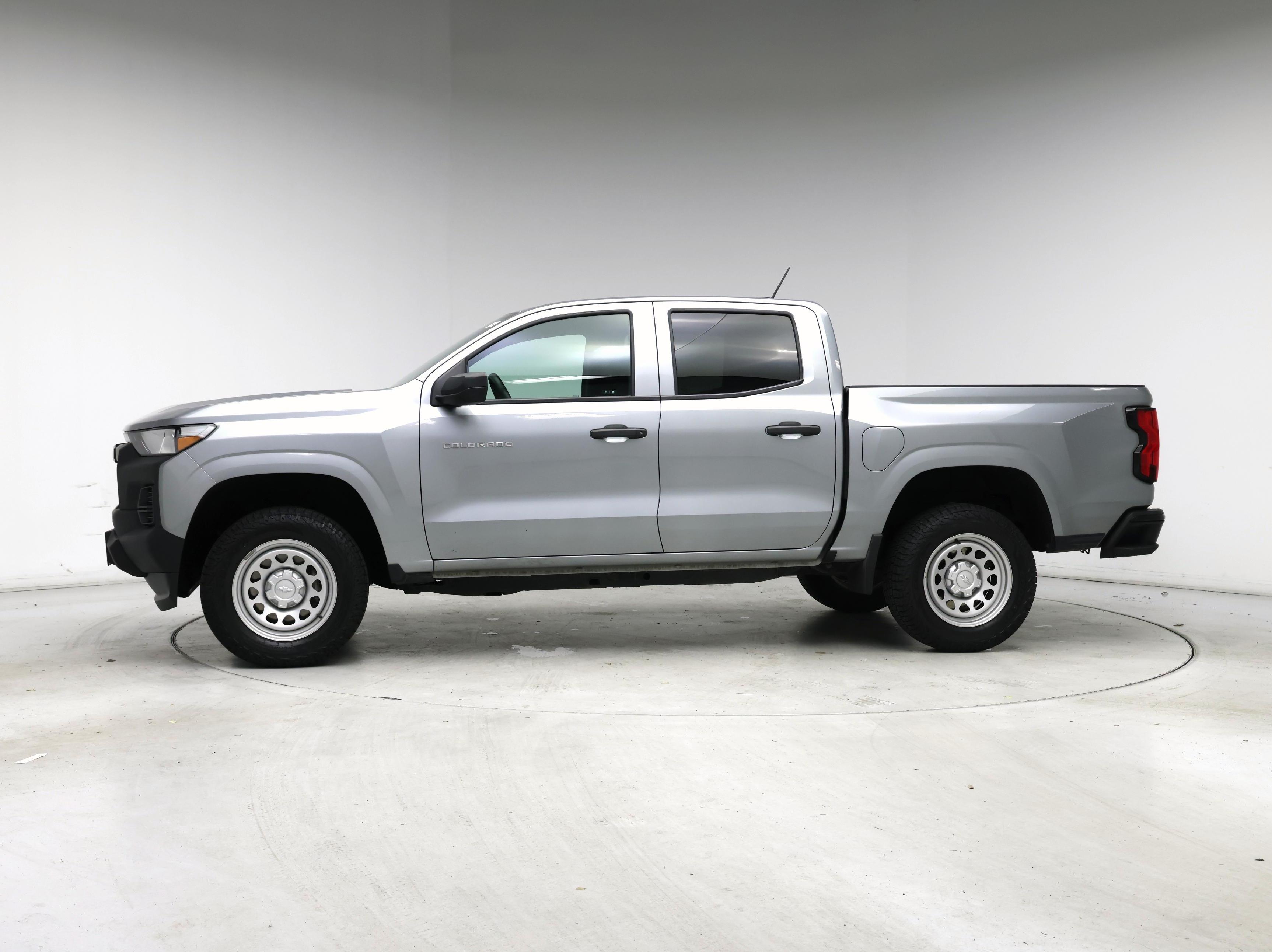 Thumbnail: 2023 Chevrolet Colorado - 3