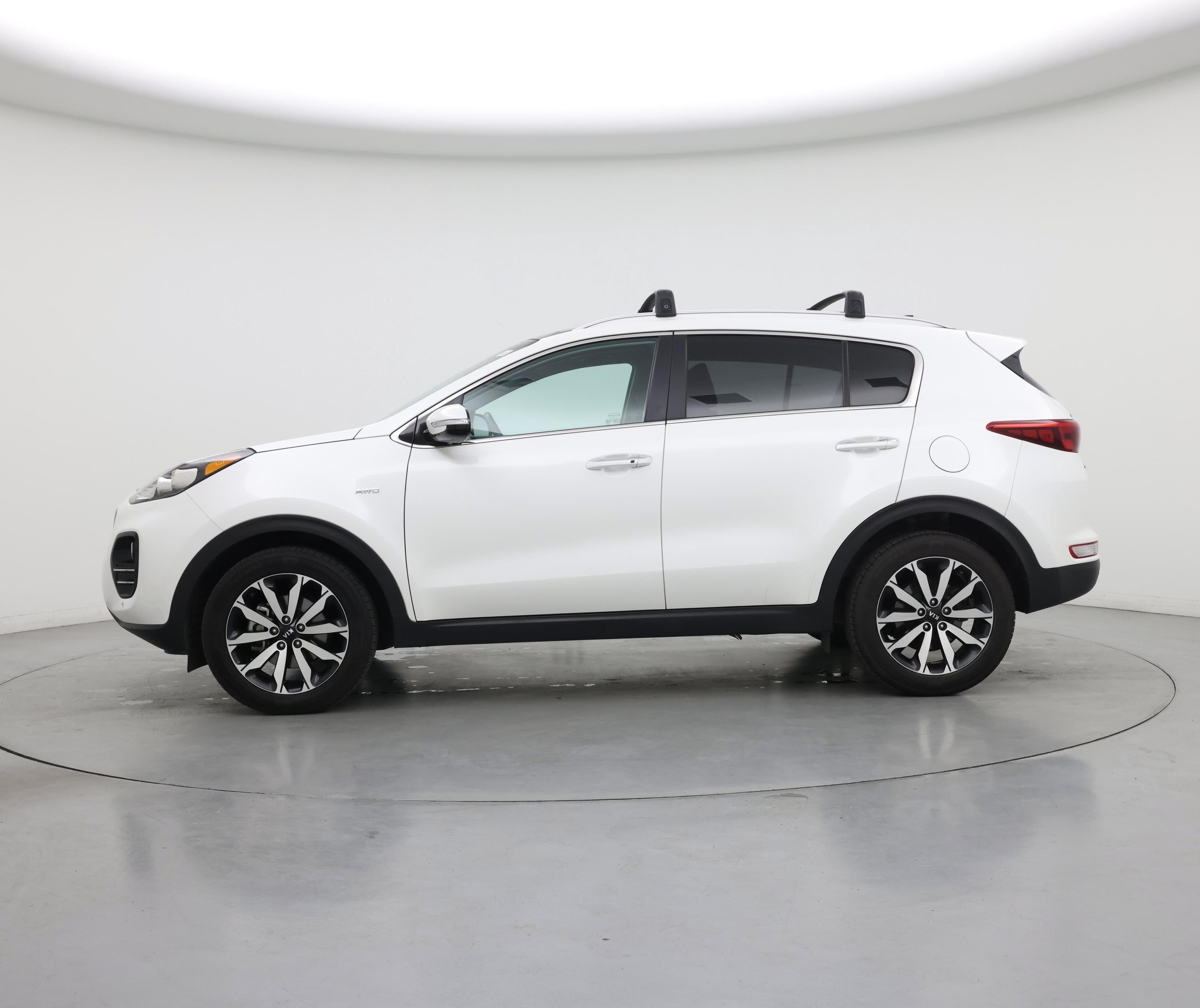 Thumbnail: 2017 Kia Sportage - 3