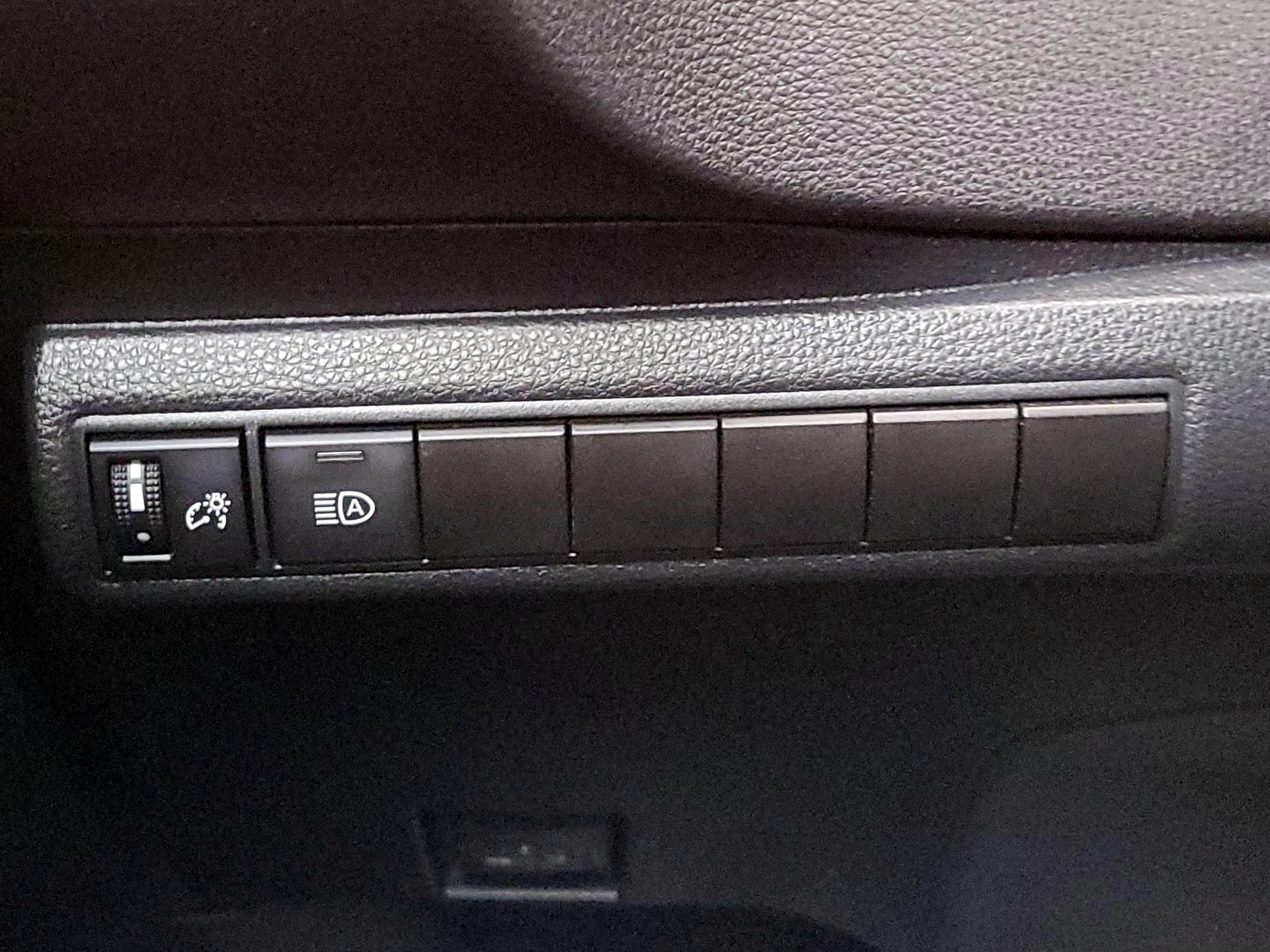 Thumbnail: 2021 Toyota Corolla - 13