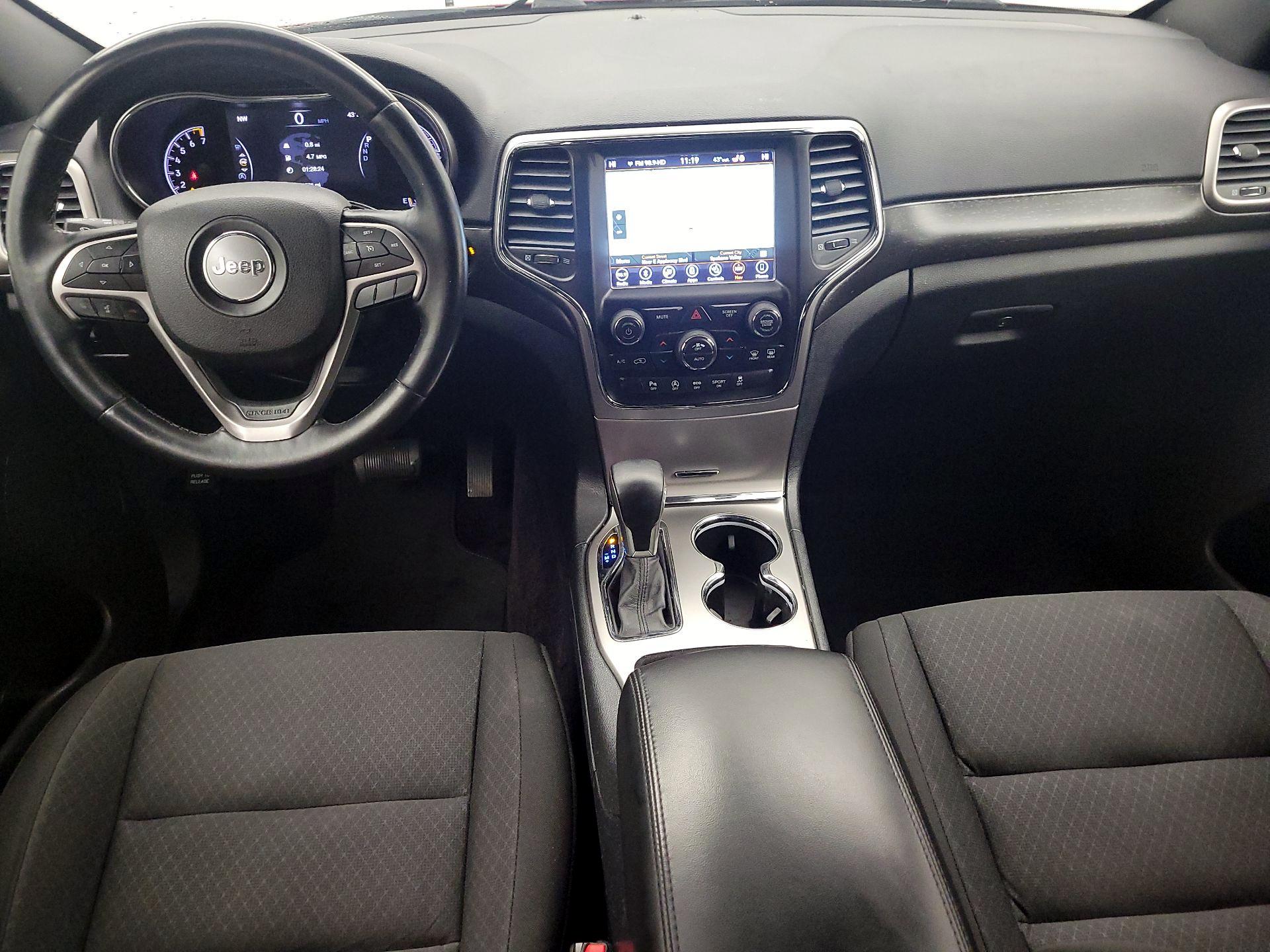 Thumbnail: 2018 Jeep Grand Cherokee - 9