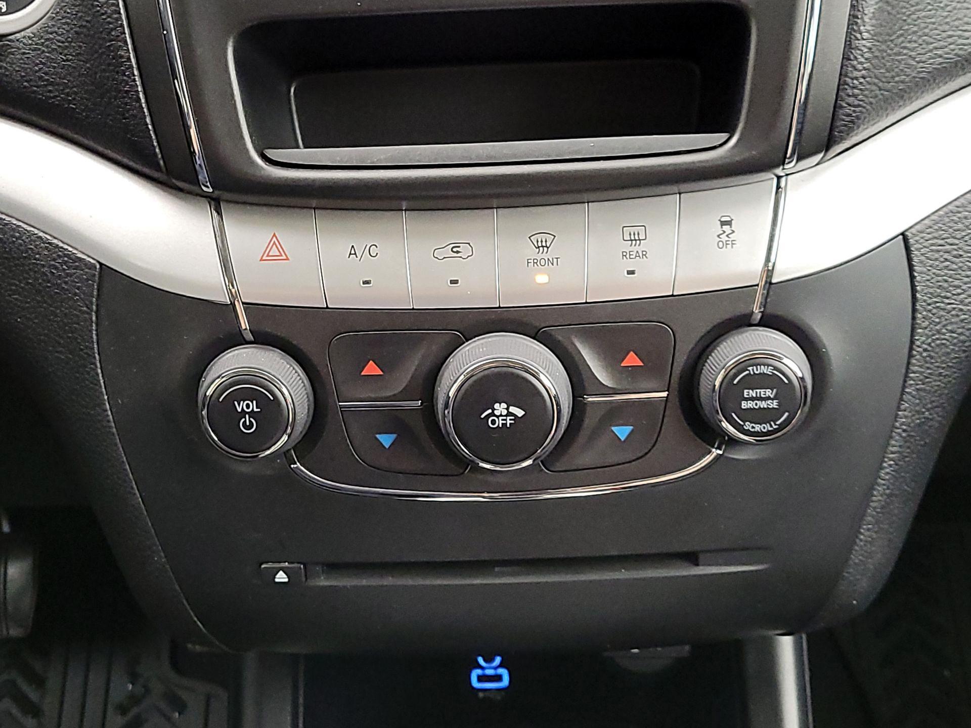 Thumbnail: 2018 Dodge Journey - 15