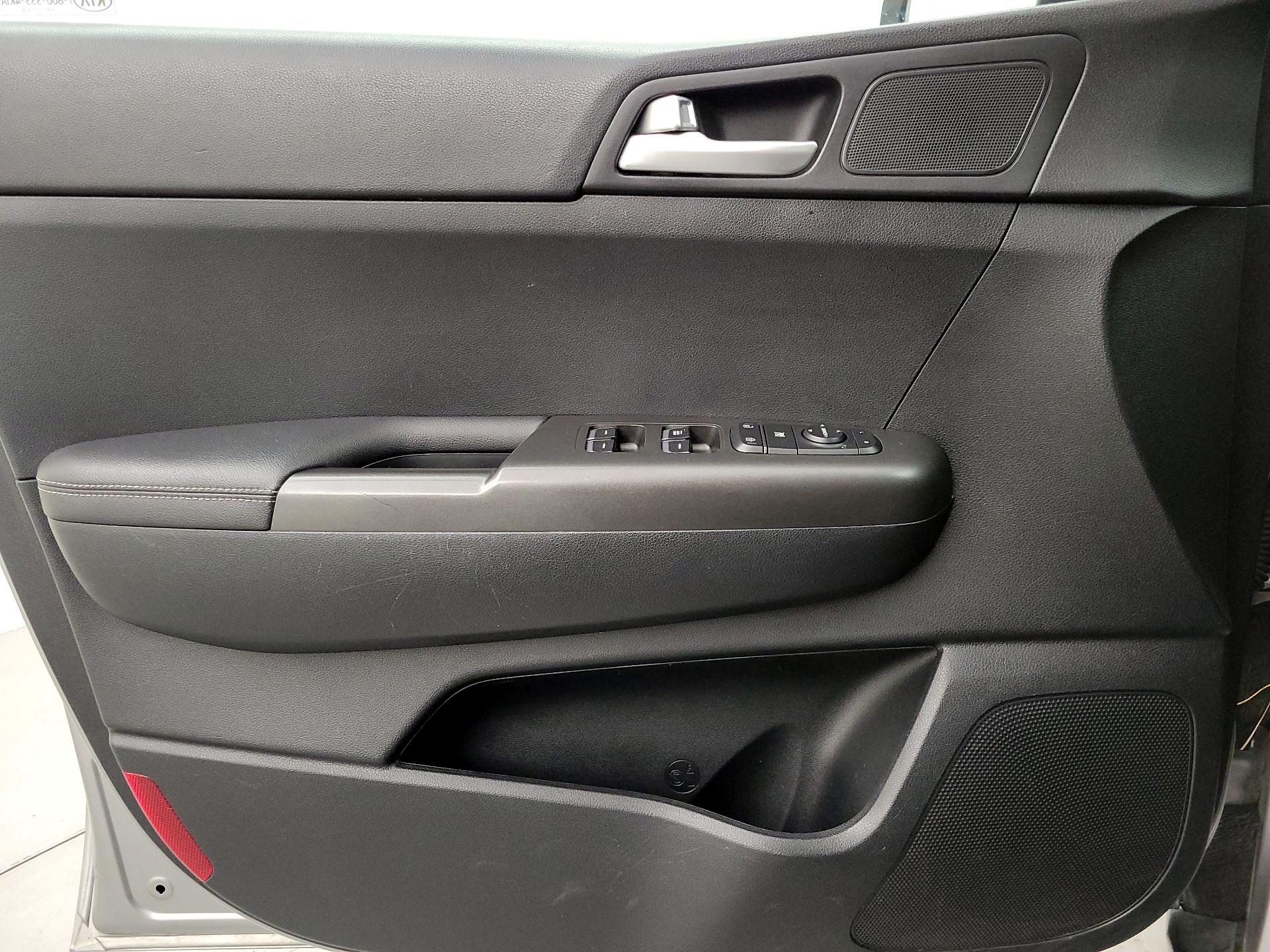 Thumbnail: 2019 Kia Sportage - 12