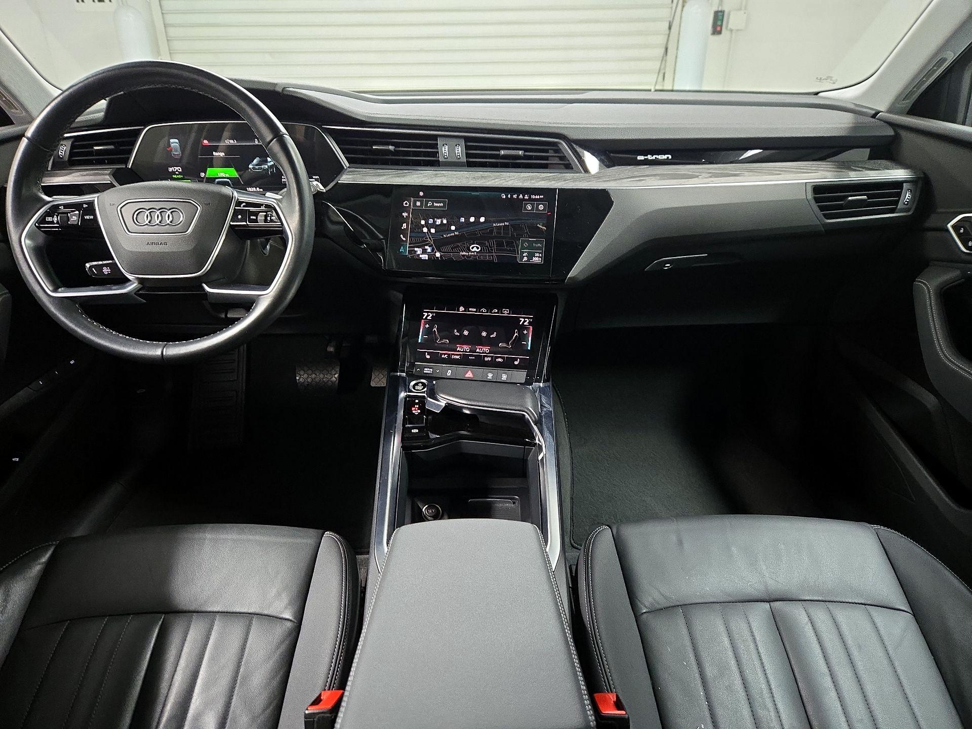 Thumbnail: 2021 Audi e-tron - 9