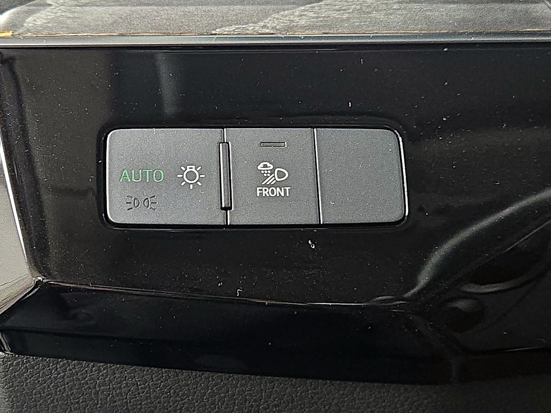 Thumbnail: 2021 Audi e-tron - 13