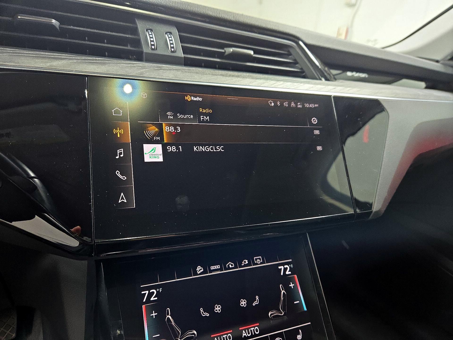 Thumbnail: 2021 Audi e-tron - 16