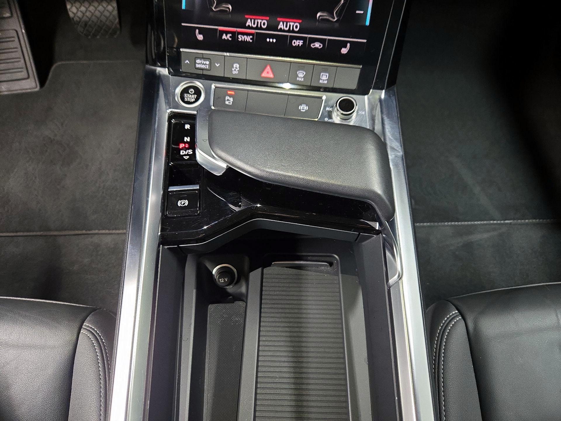 Thumbnail: 2021 Audi e-tron - 18