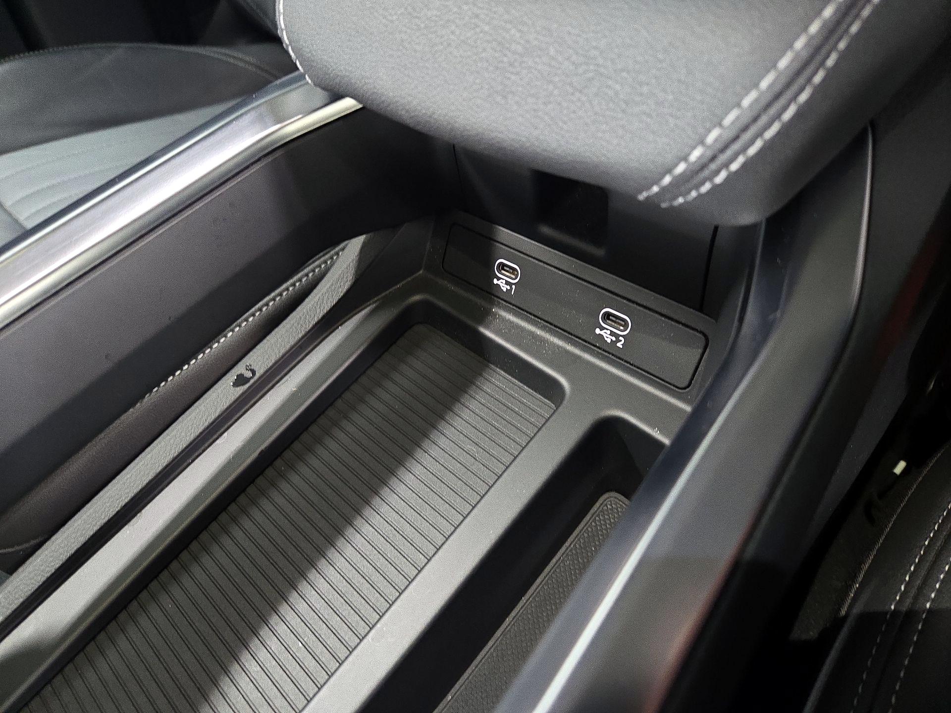 Thumbnail: 2021 Audi e-tron - 19