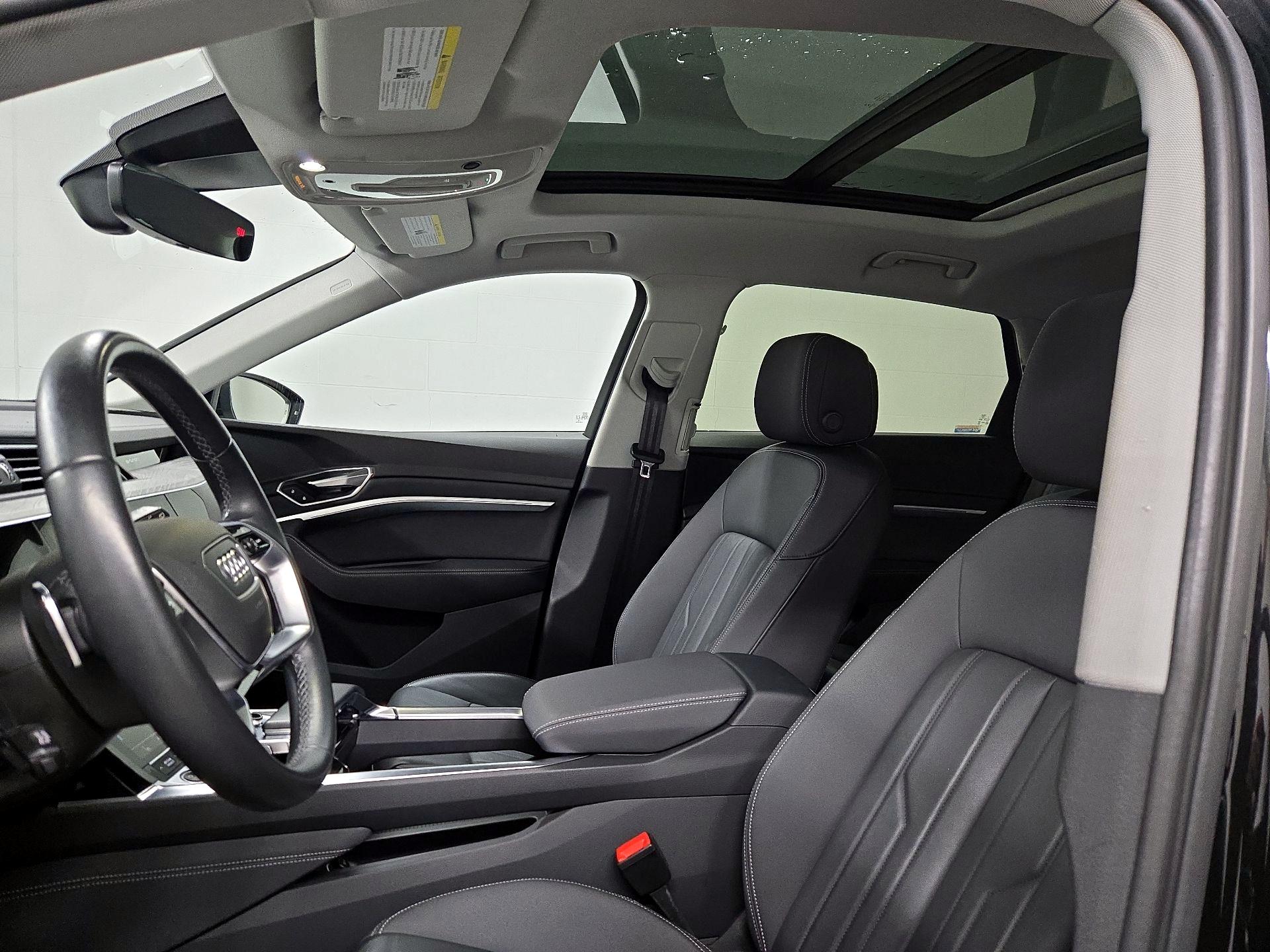 Thumbnail: 2021 Audi e-tron - 20