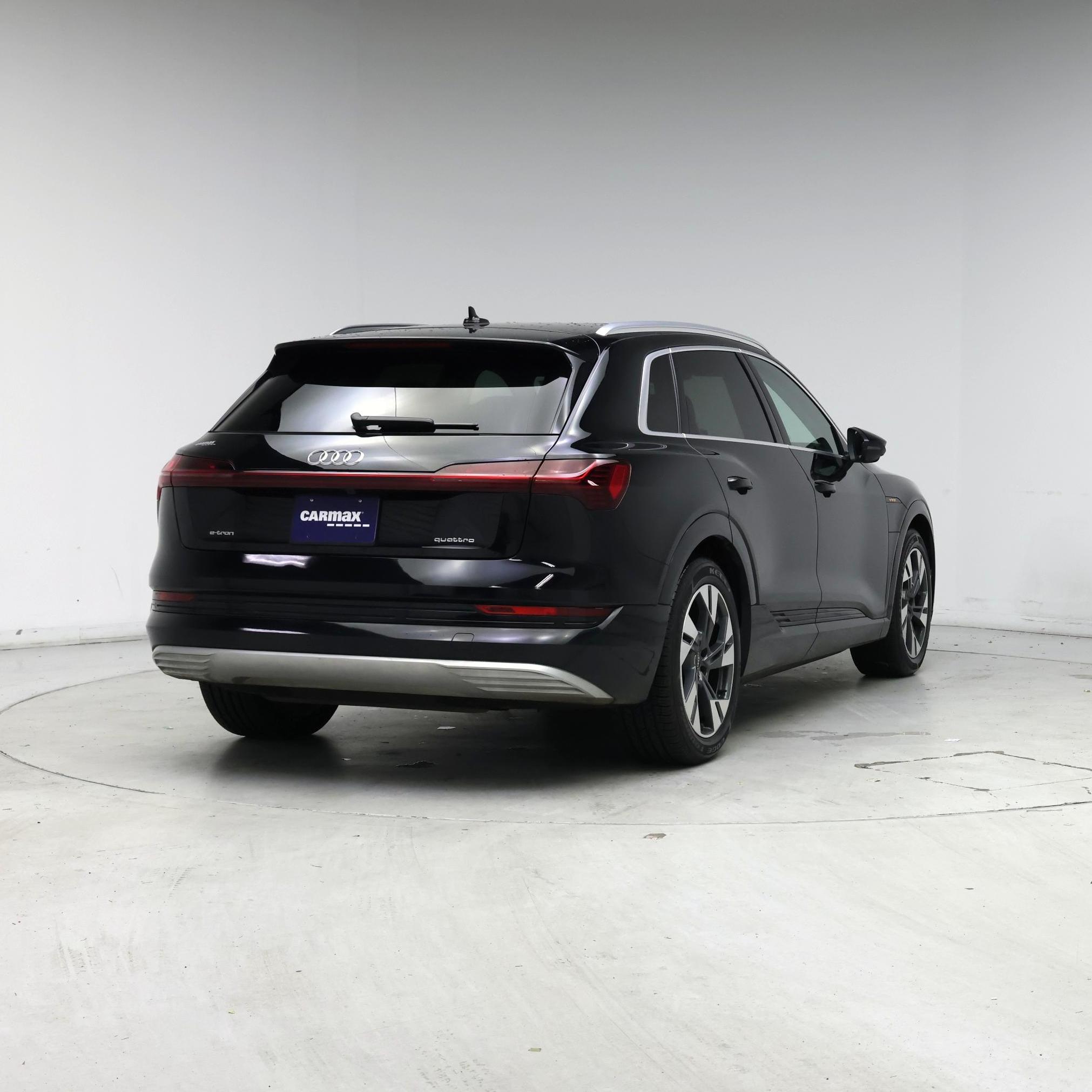 Thumbnail: 2021 Audi e-tron - 8