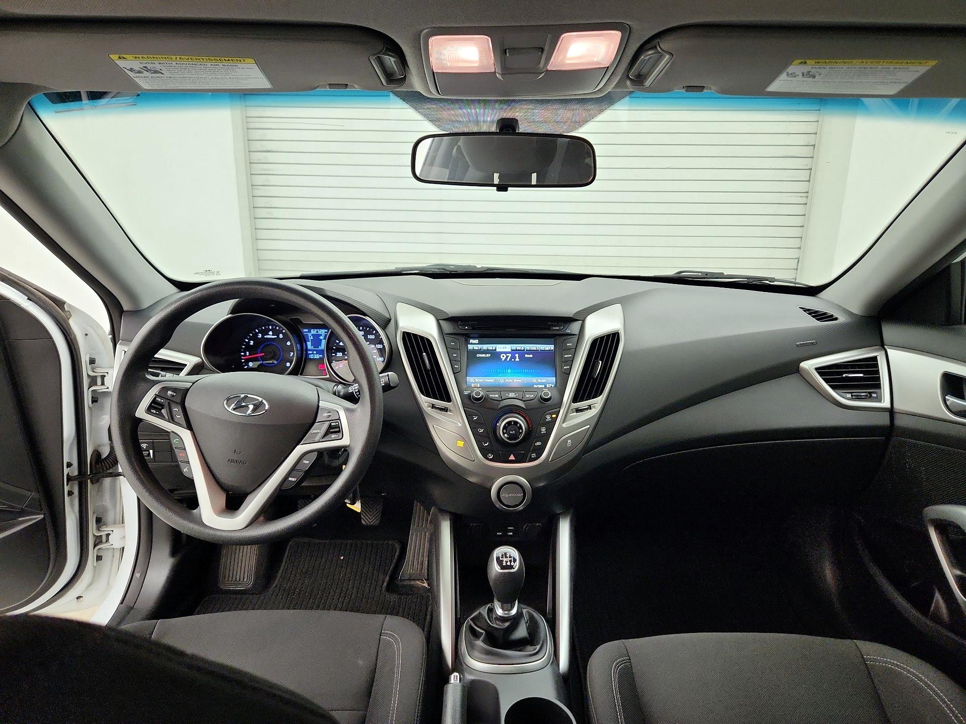 Thumbnail: 2016 Hyundai Veloster - 9