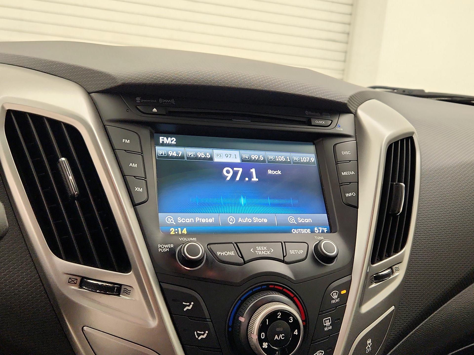 Thumbnail: 2016 Hyundai Veloster - 14