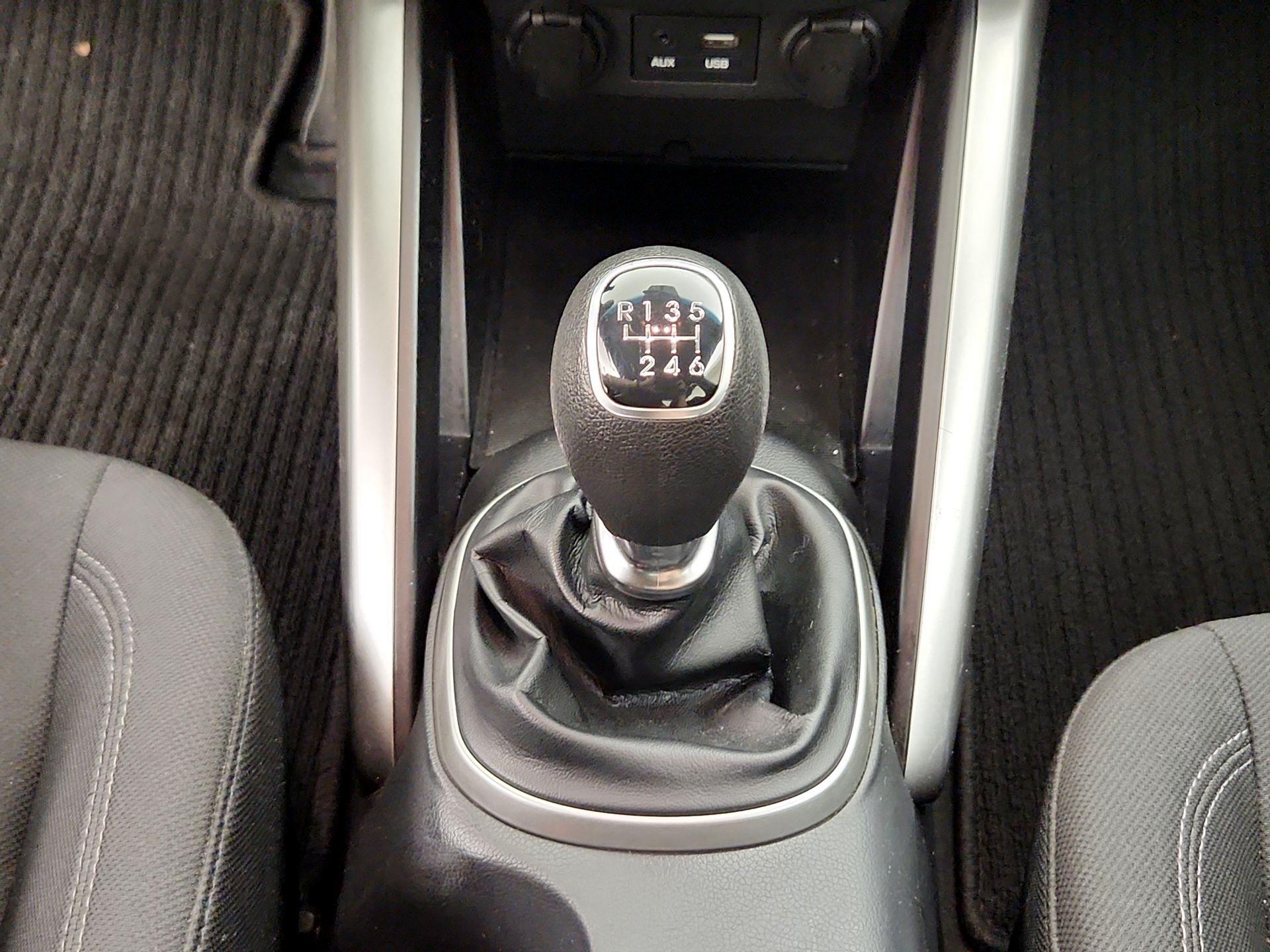 Thumbnail: 2016 Hyundai Veloster - 16