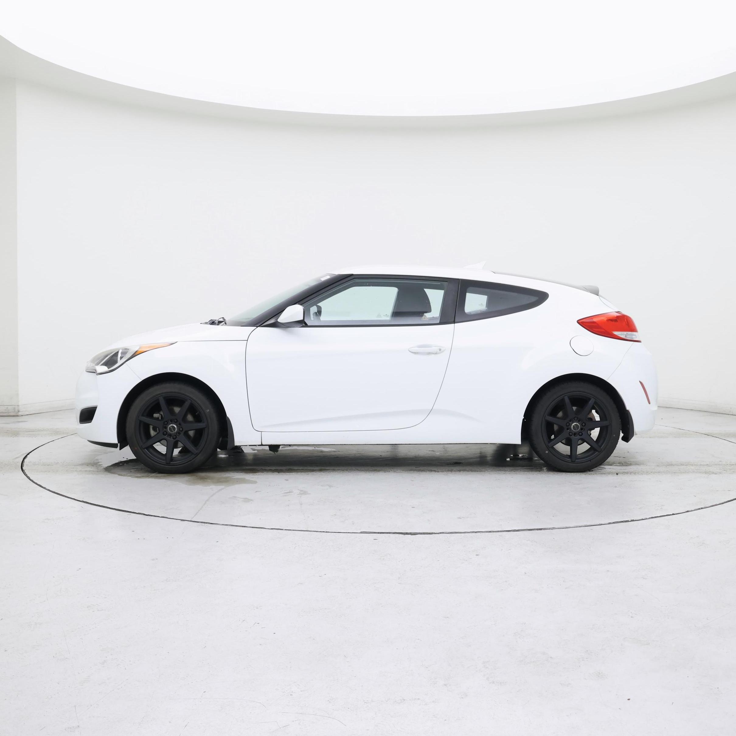 Thumbnail: 2016 Hyundai Veloster - 3