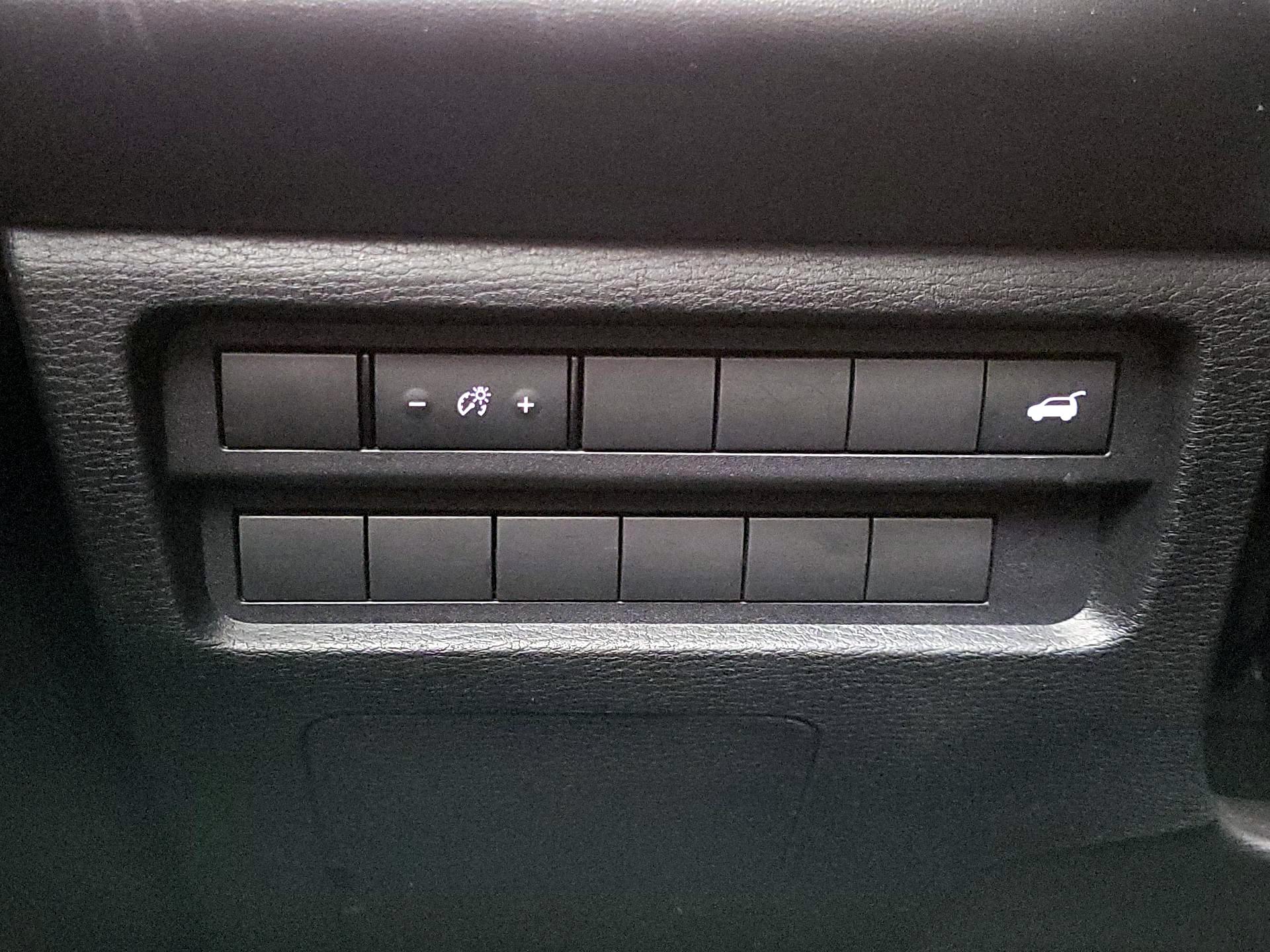 Thumbnail: 2023 Mitsubishi Outlander - 13